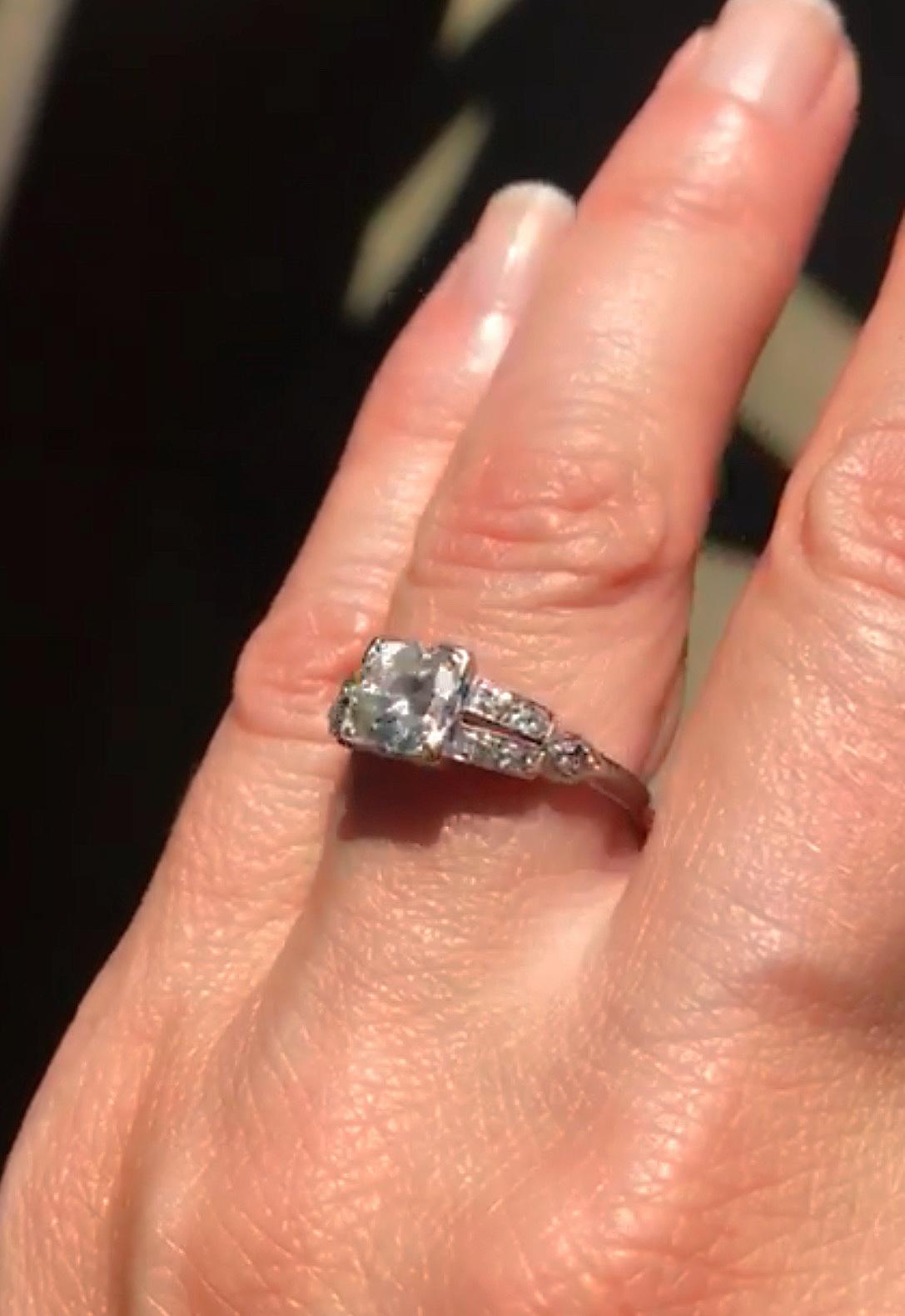 1.01 Carat Art Deco Platinum and Diamond Engagement Ring For Sale 9