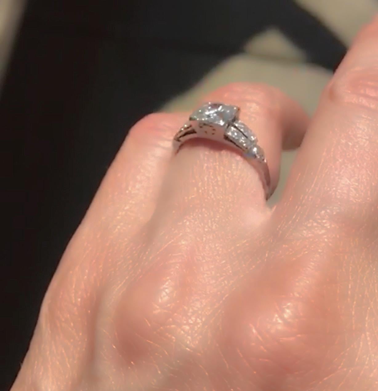 1.01 Carat Art Deco Platinum and Diamond Engagement Ring For Sale 10