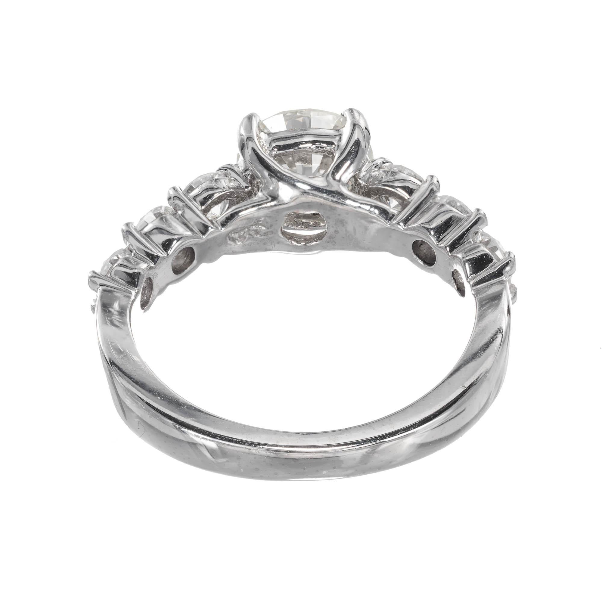 Round Cut 1.01 Carat Brilliant Cut Diamond Platinum Engagement Ring For Sale