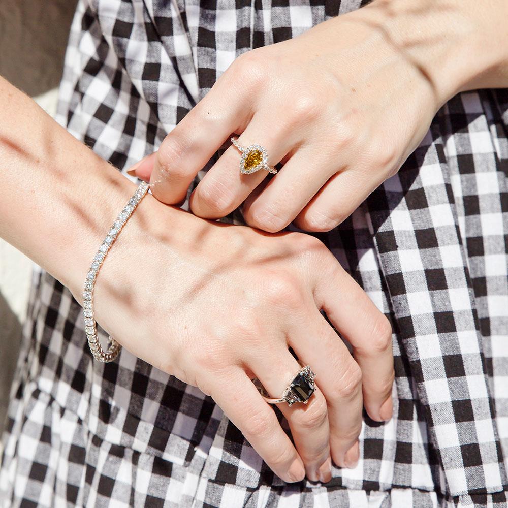 Bague de fiançailles avec diamant poire jaune fantaisie certifié de 1,01 carat et diamant de 0,42 carat en vente 2