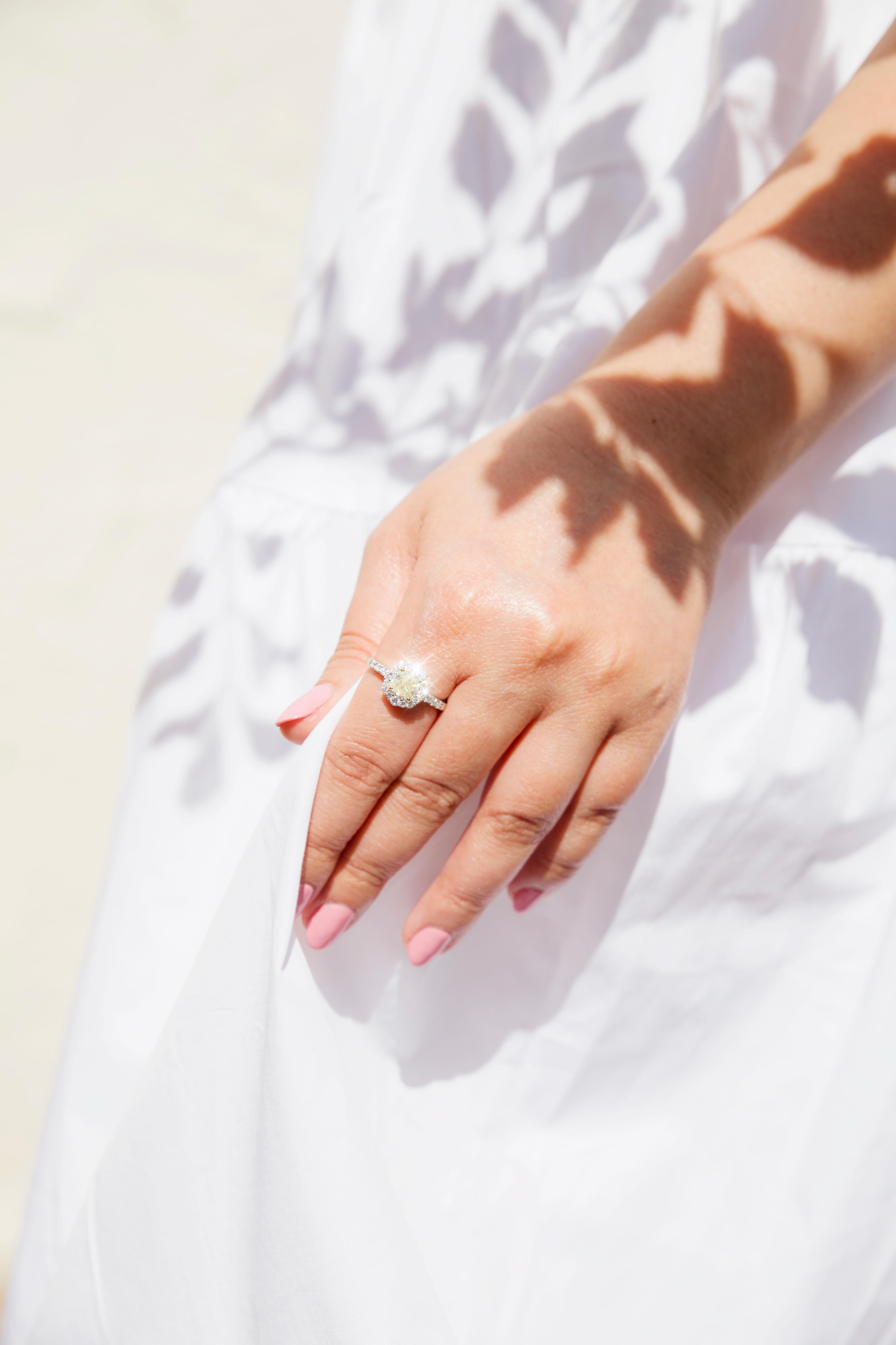 18 carat engagement ring