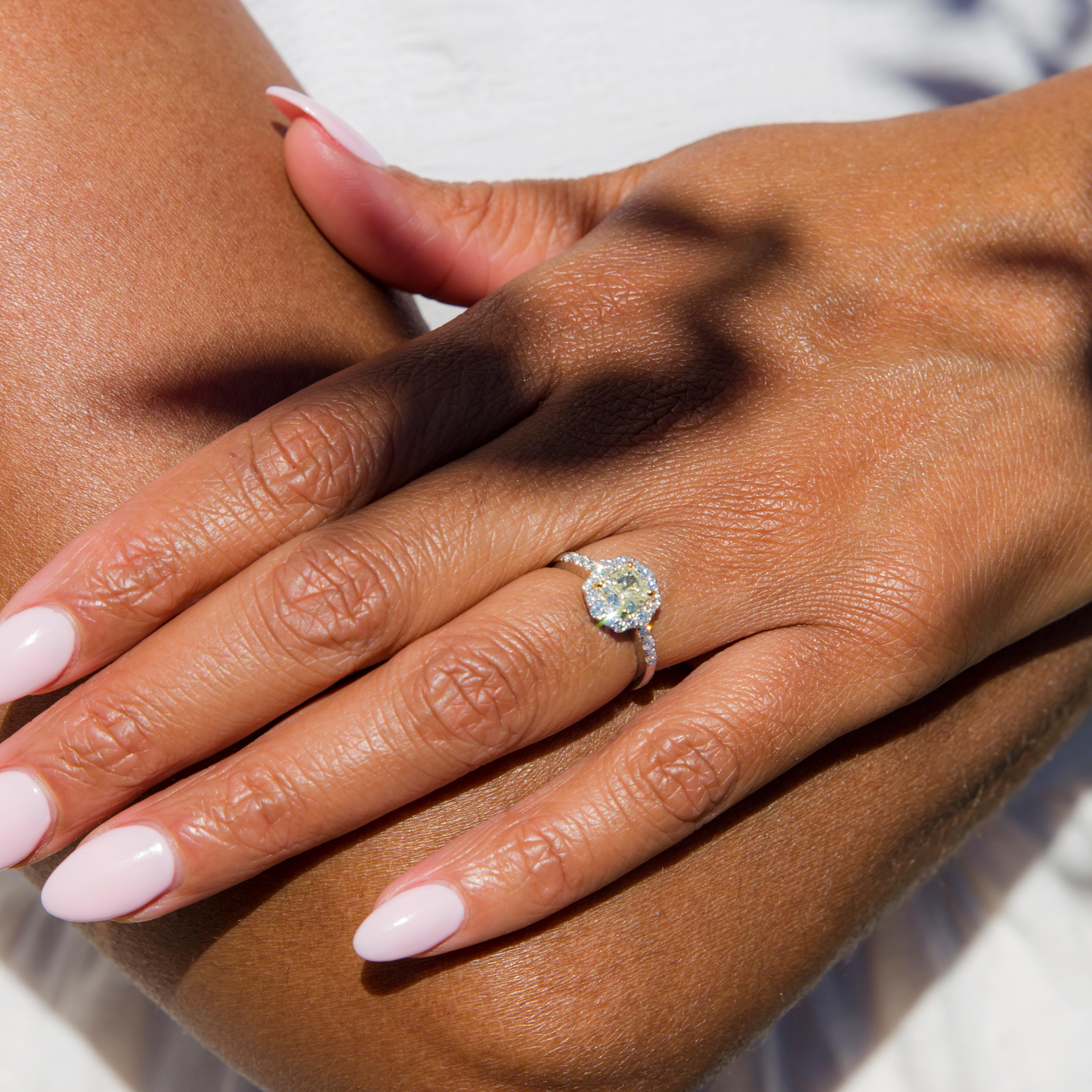 Women's 1.01 Carat Certified Yellow Diamond and 18 Carat Gold Engagement Ring