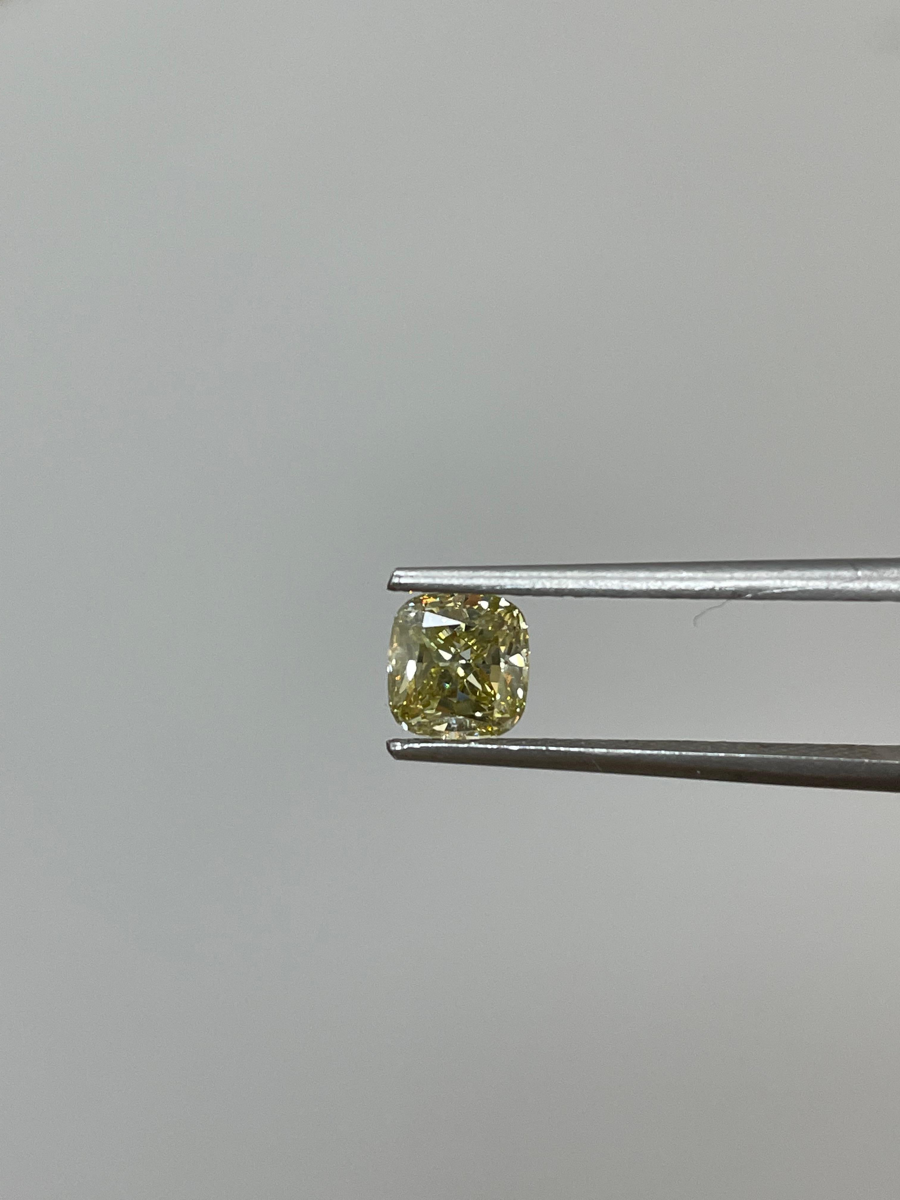 ITEM DESCRIPTION

ID #: NYC56237
Stone Shape:	CUSHION MODIFIED BRILLIANT
Diamond Weight:	1.01ct
Clarity:	NATURAL
Color:	Fancy Brownish Greenish Yellow
Cut:	Excellent
Measurements: 5.98 x 5.68 x 3.60 mm
Symmetry: Very Good
Polish: Very