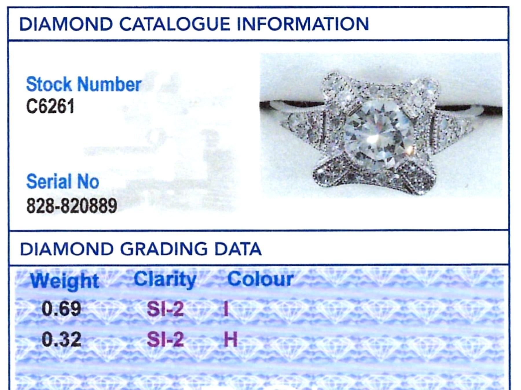 1.01 Carat Diamond and Platinum Cluster Ring For Sale 3