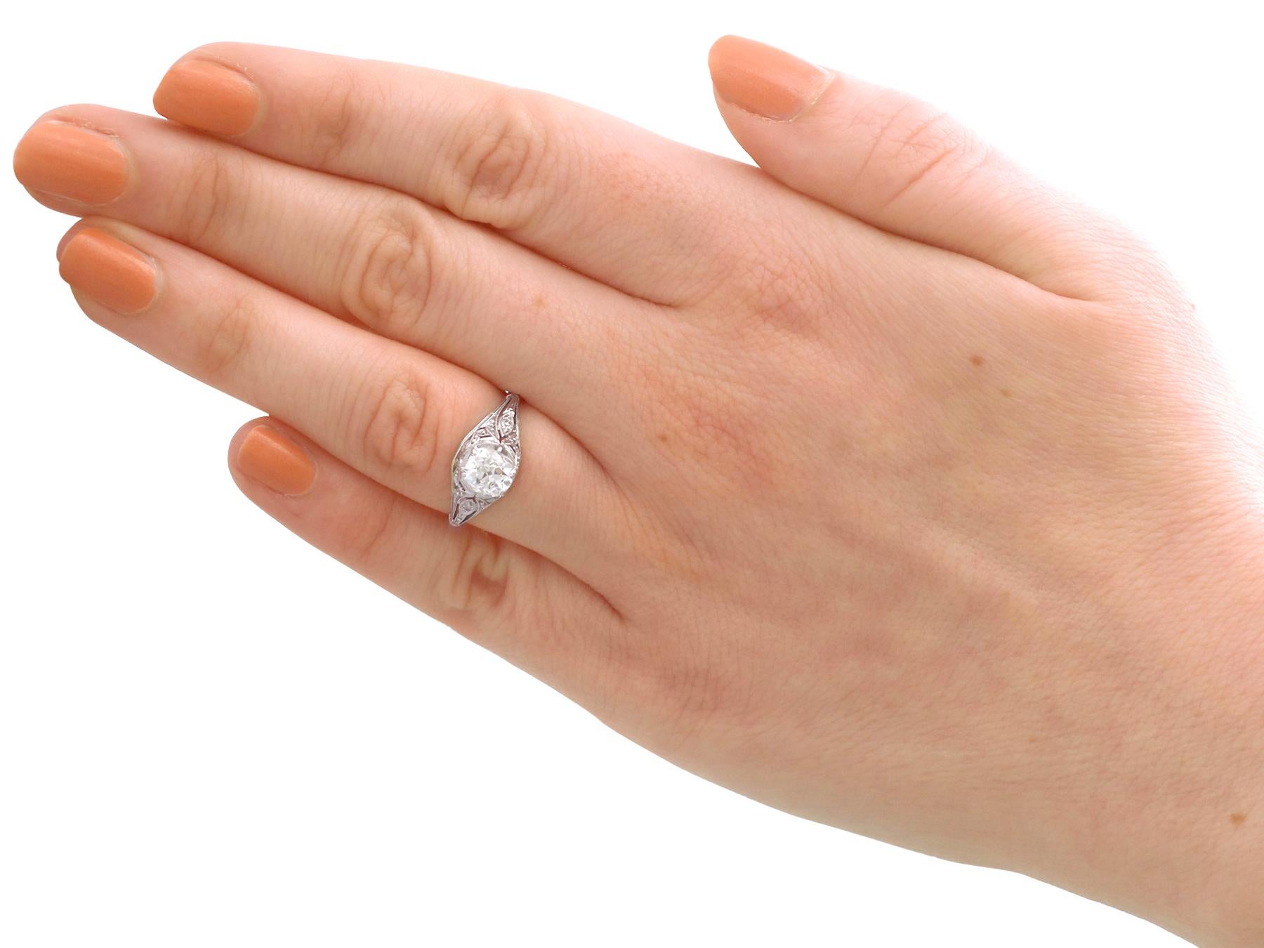 1.01 Carat Diamond and Platinum Solitaire Engagement Ring For Sale 1