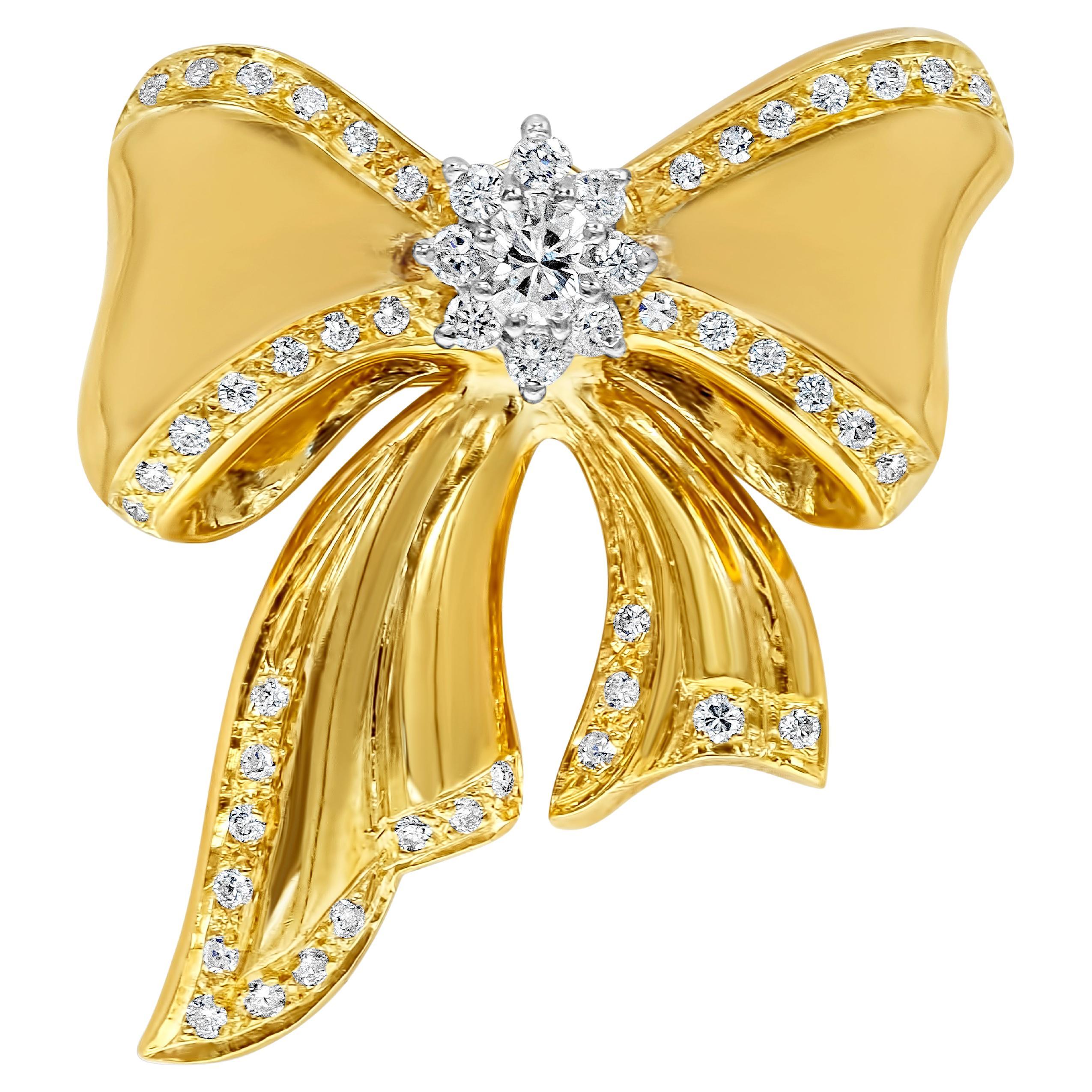 1.01 Carats Total Brilliant Round Diamond Ribbon Bow Tie Brooch in Yellow Gold For Sale