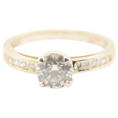 Anillo de diamantes de 1,01 quilates en oro de 18 quilates