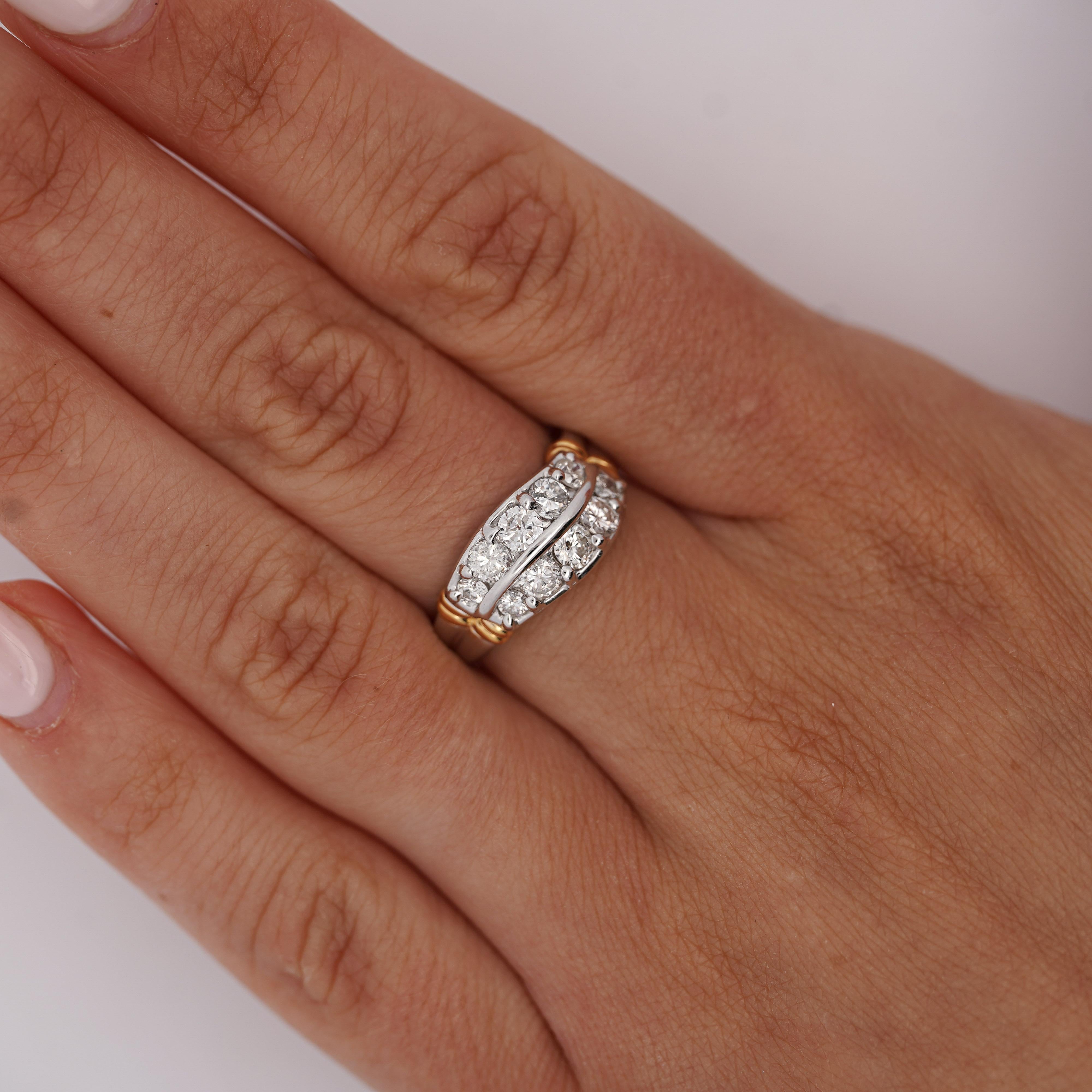 Contemporain 1.01 Carat Dual Row Diamond Channel Platinum & 18K Gold Wavy Band Ring (Bague ondulée en platine et or 18K) en vente