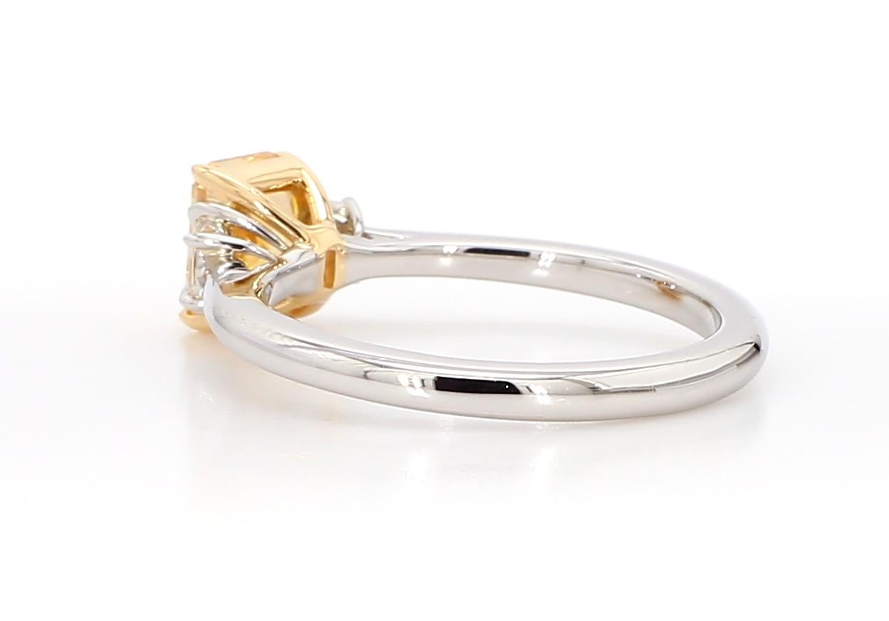 Bague à trois pierres orange-jaune intense de 1,01 carat SI1 [GIA n° 6351364813] Pour femmes en vente