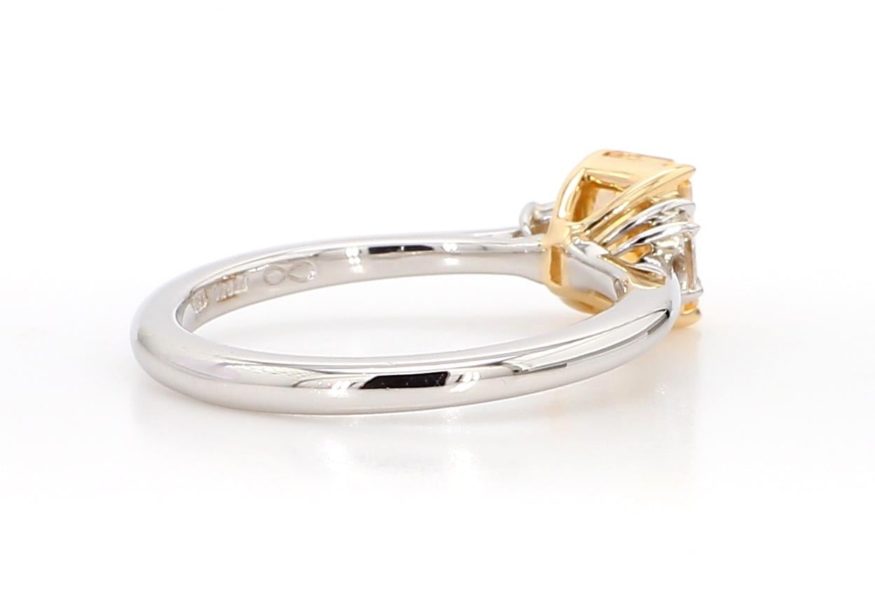 Bague à trois pierres orange-jaune intense de 1,01 carat SI1 [GIA n° 6351364813] en vente 2