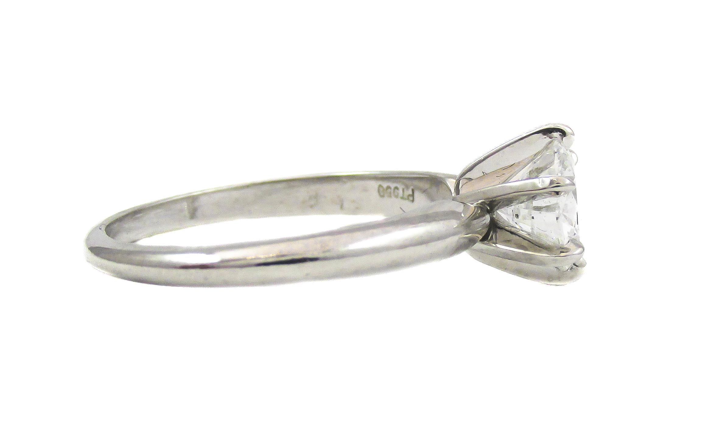 Contemporain Bague de fiançailles avec diamant taille brillant rond sans défaut de 1,01 carat, certifié GIA en vente