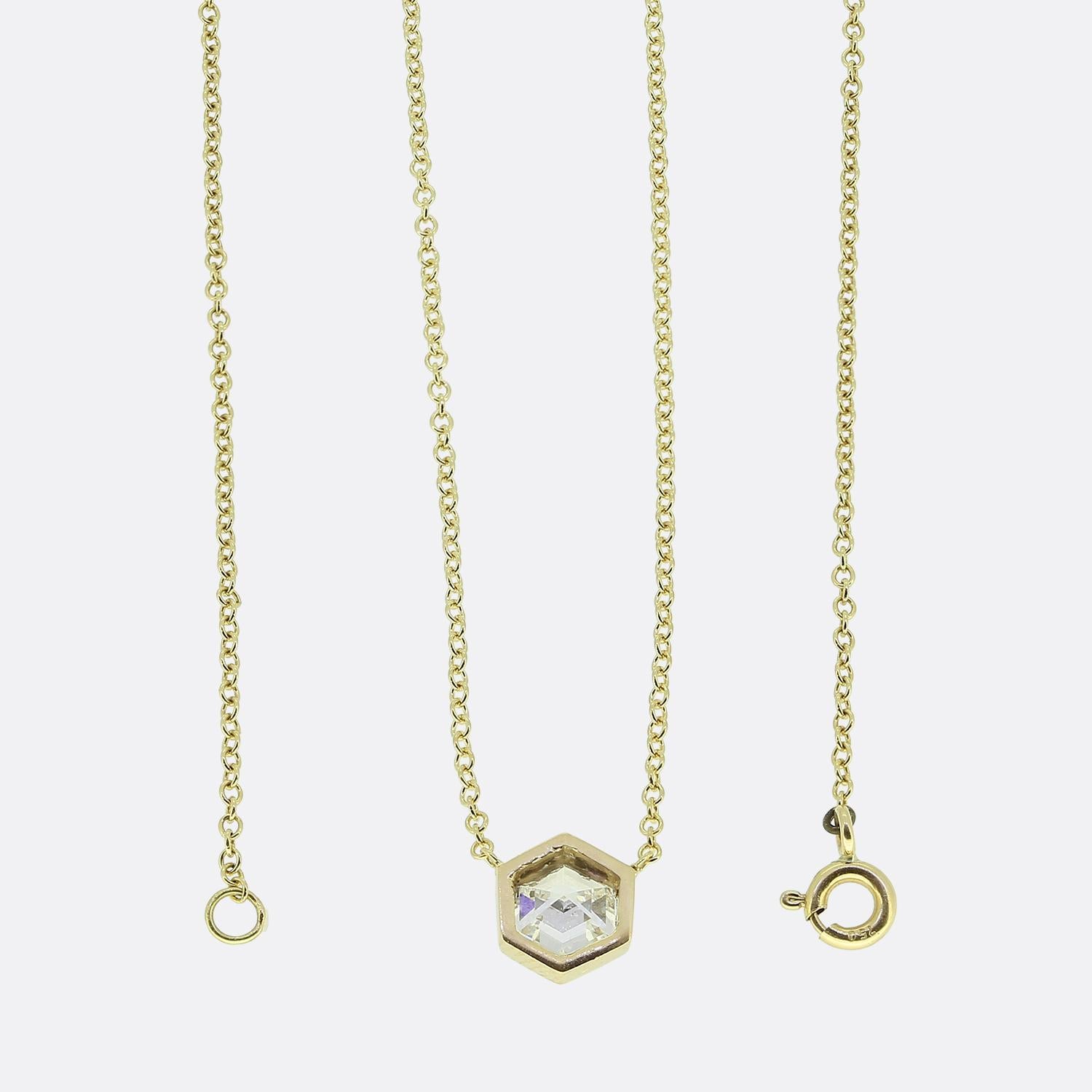 Taille hexagone Collier solitaire en diamant hexagonal de 1,01 carat en vente