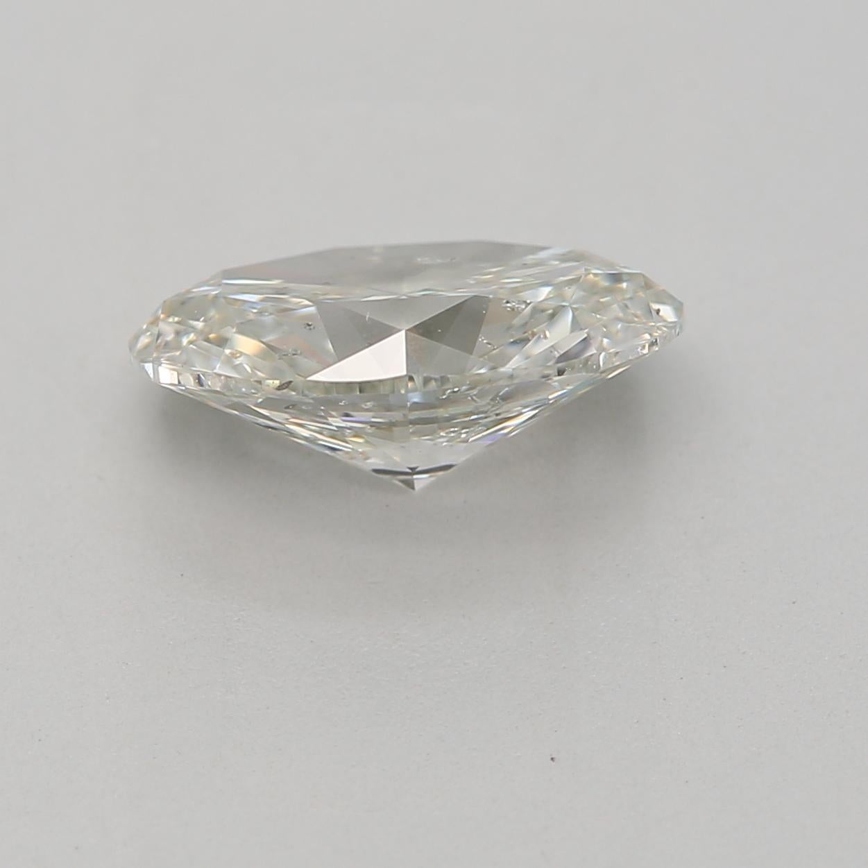 1.01 Carat Light Yellow Green Oval cut diamond SI2 Clarity GIA Certified In New Condition For Sale In Kowloon, HK