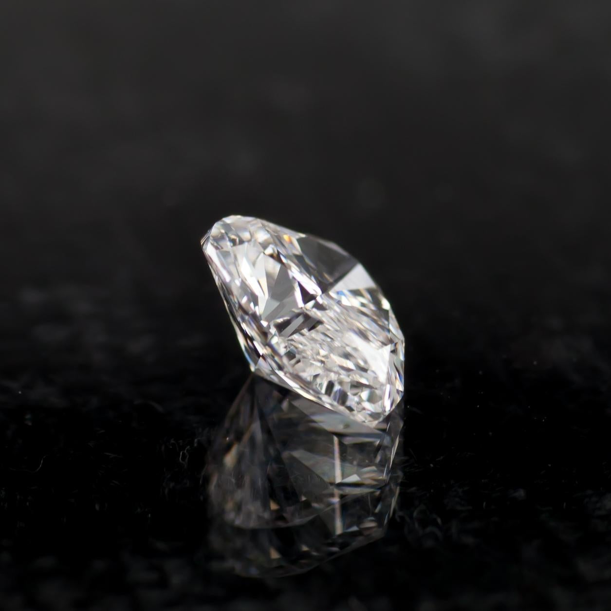 Modern 1.01 Carat Loose F / VVS2 Heart Shaped Cut Diamond GIA Certified For Sale