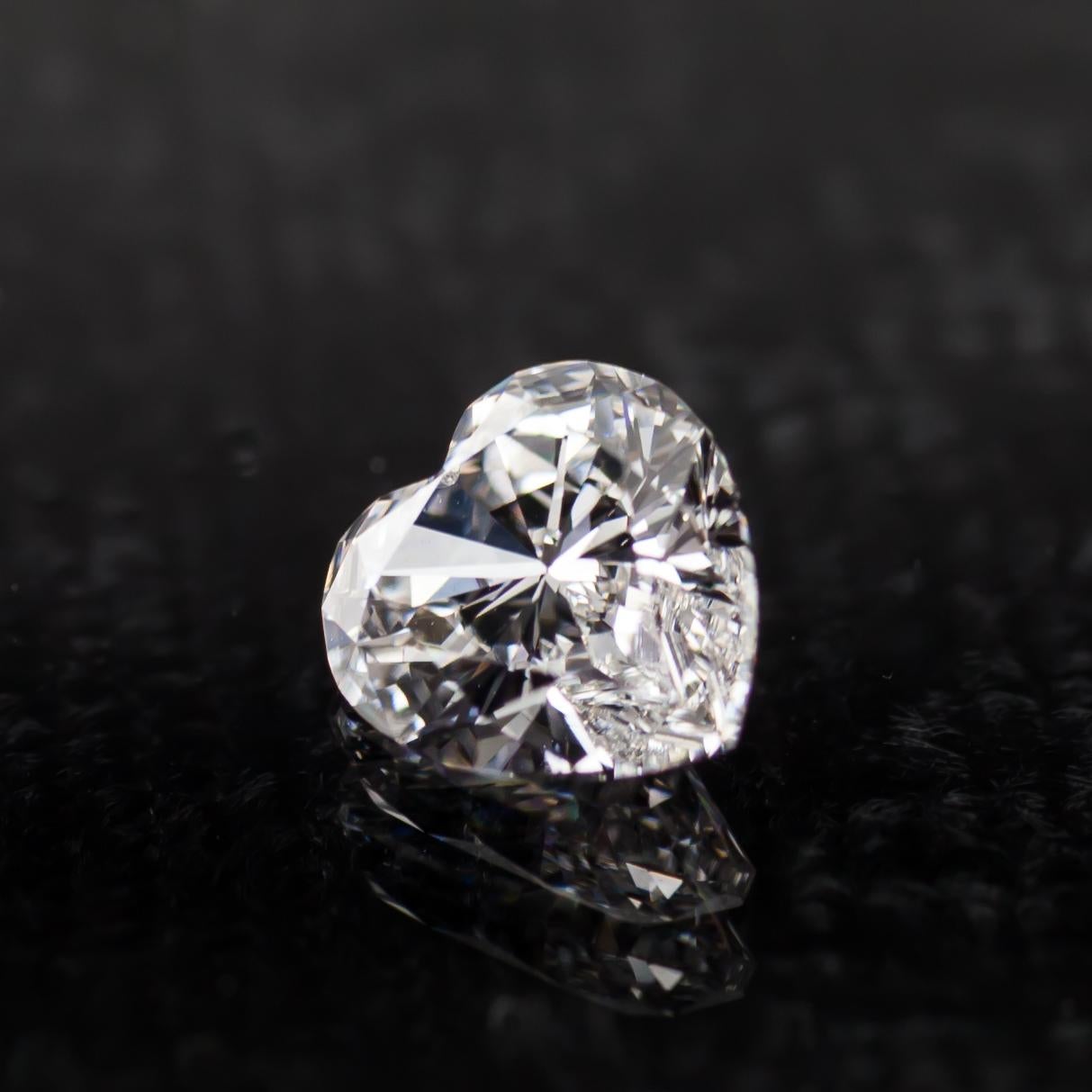 1.01 Carat Loose F / VVS2 Heart Shaped Cut Diamond GIA Certified In Excellent Condition For Sale In Sherman Oaks, CA