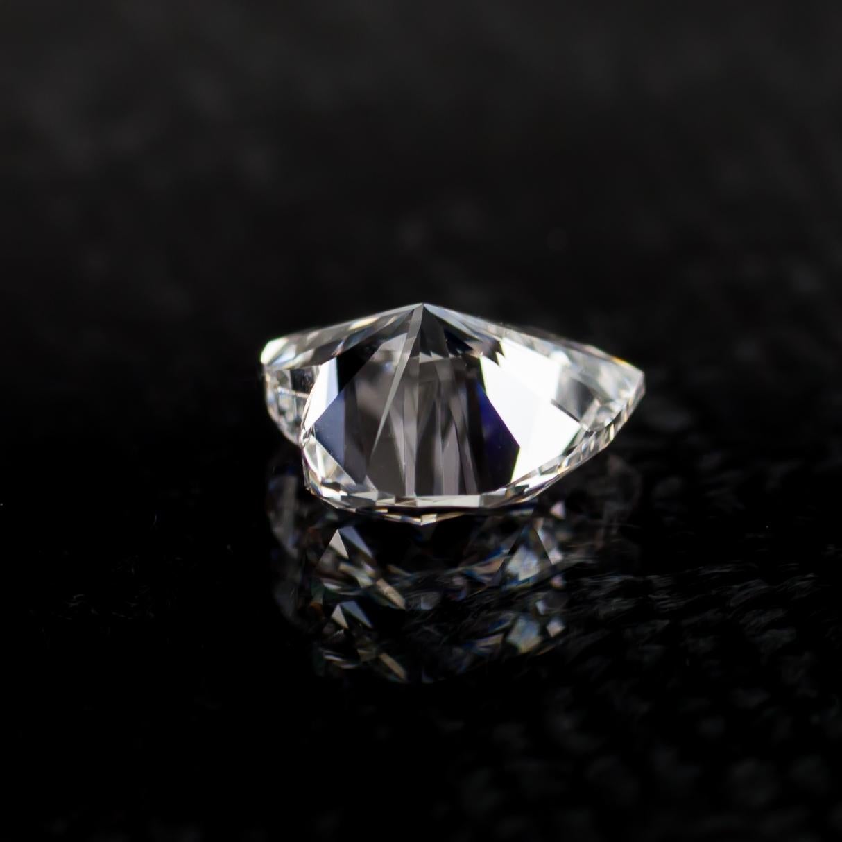 Diamant taille cœur non serti 1,01 carat F / VVS2 certifié GIA en vente 2