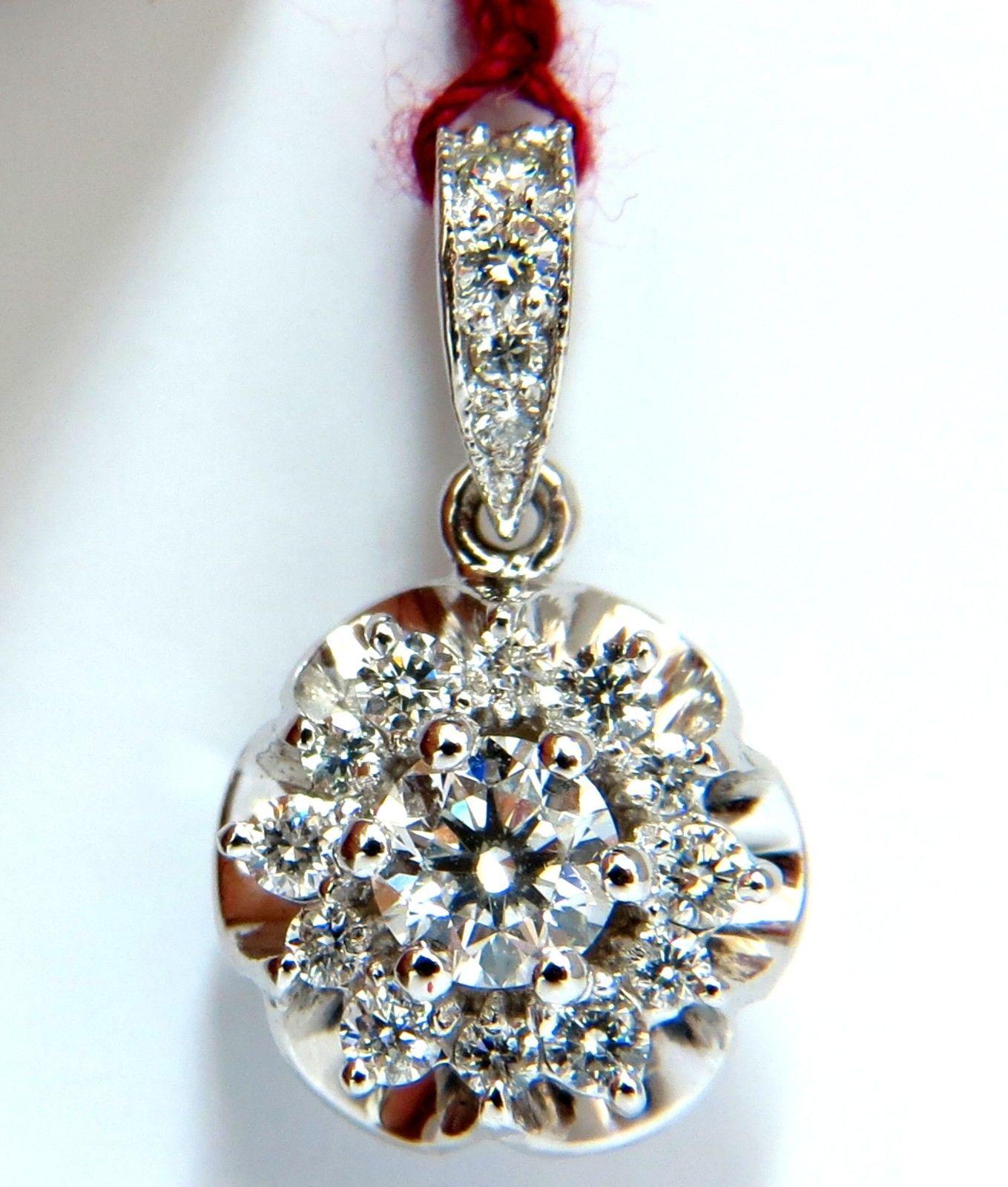Pendentif trèfle en or 14 carats avec diamants naturels de 1,01 carat en grappe et trèfle en relief G/VS Unisexe en vente