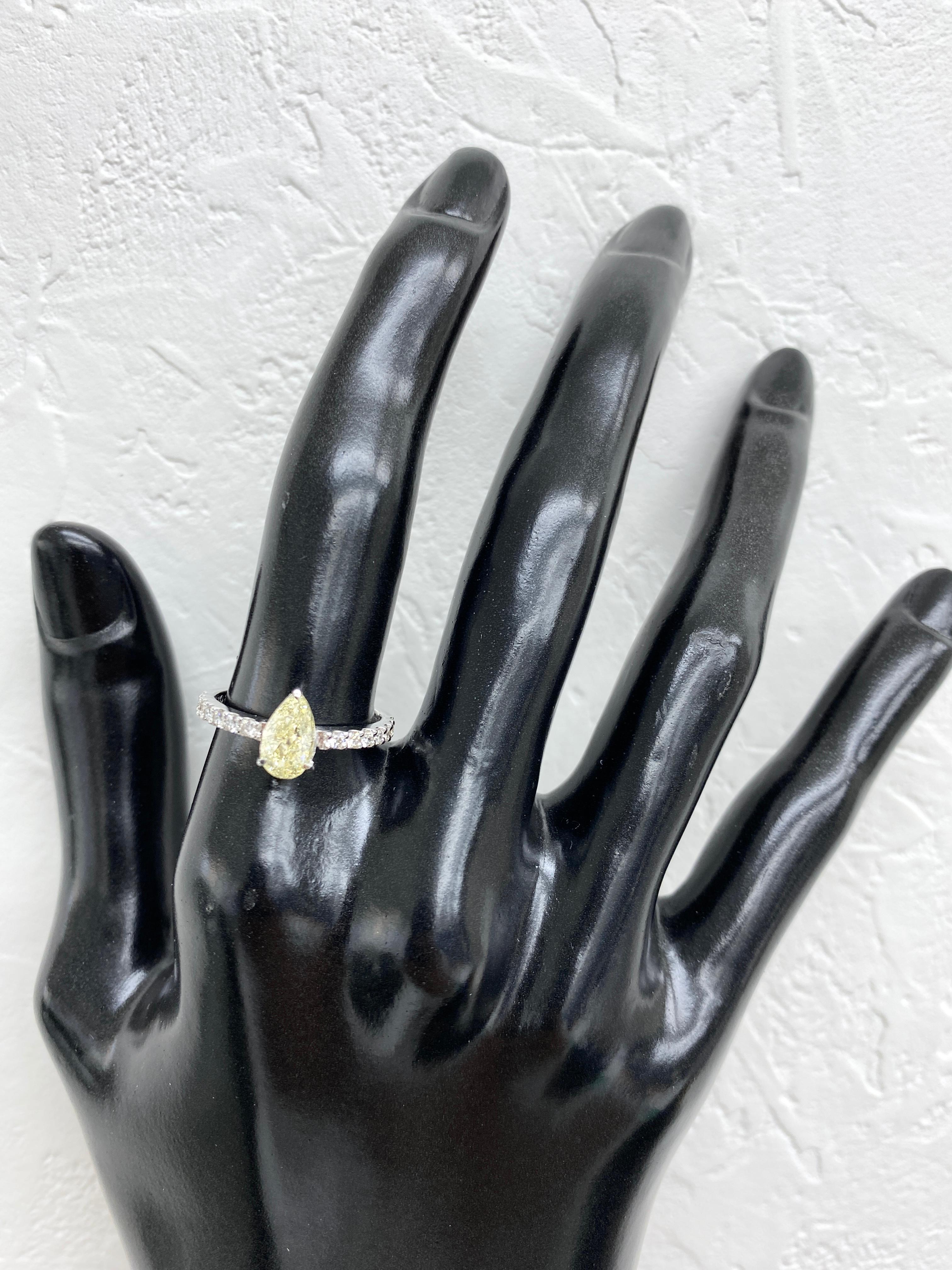 Modern 1.01 Carat Natural Pear-Shape Light Yellow SI-1 Diamond Ring Set in Platinum