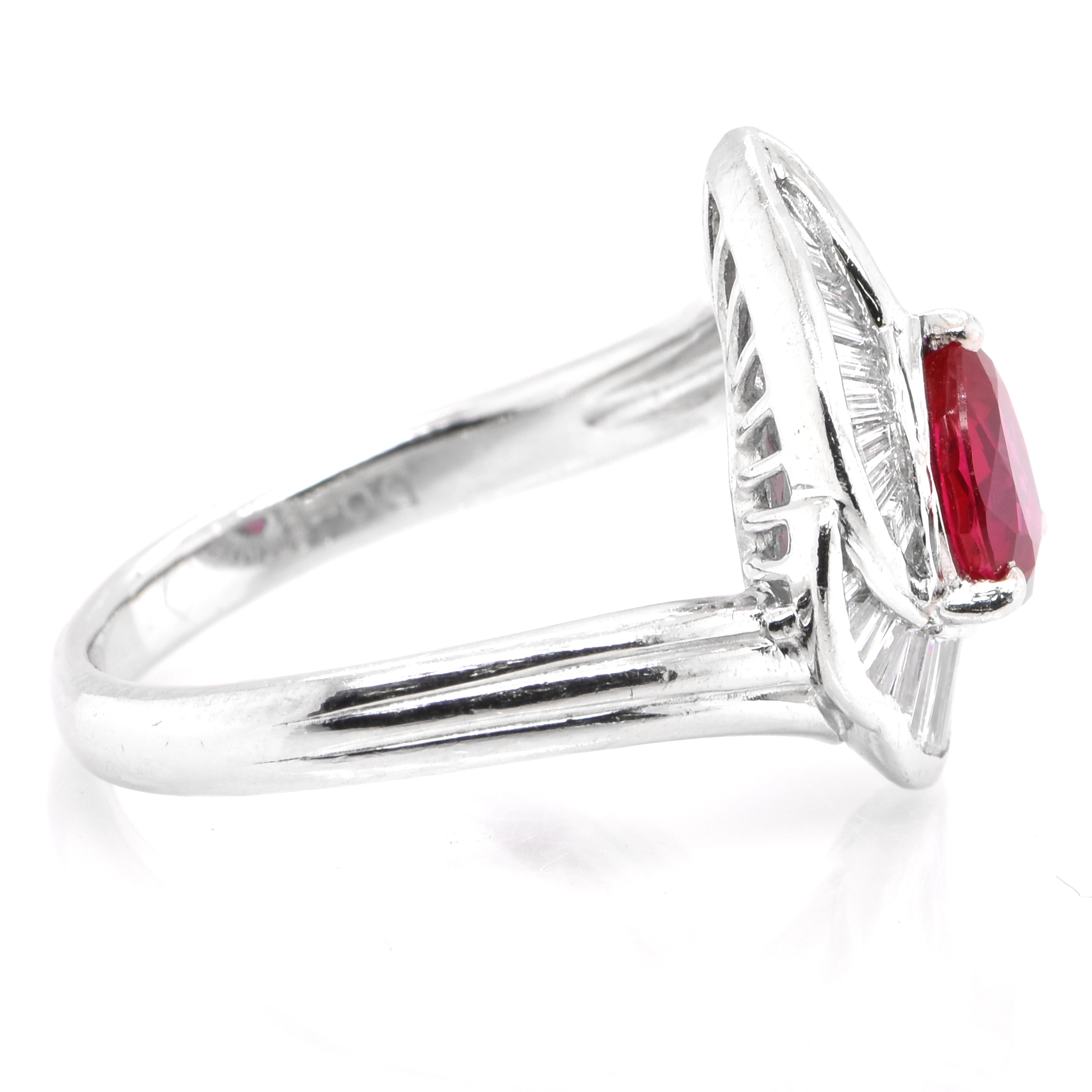 1.01 Carat Natural Ruby and Diamond Ballerina Ring Set in Platinum In Excellent Condition In Tokyo, JP