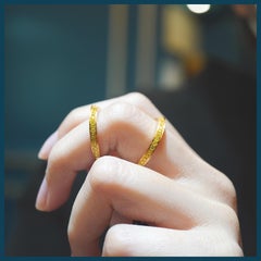 1.01 Carat Natural Vivid Yellow Diamond Butterfly Wing Effect Knuckle Ring