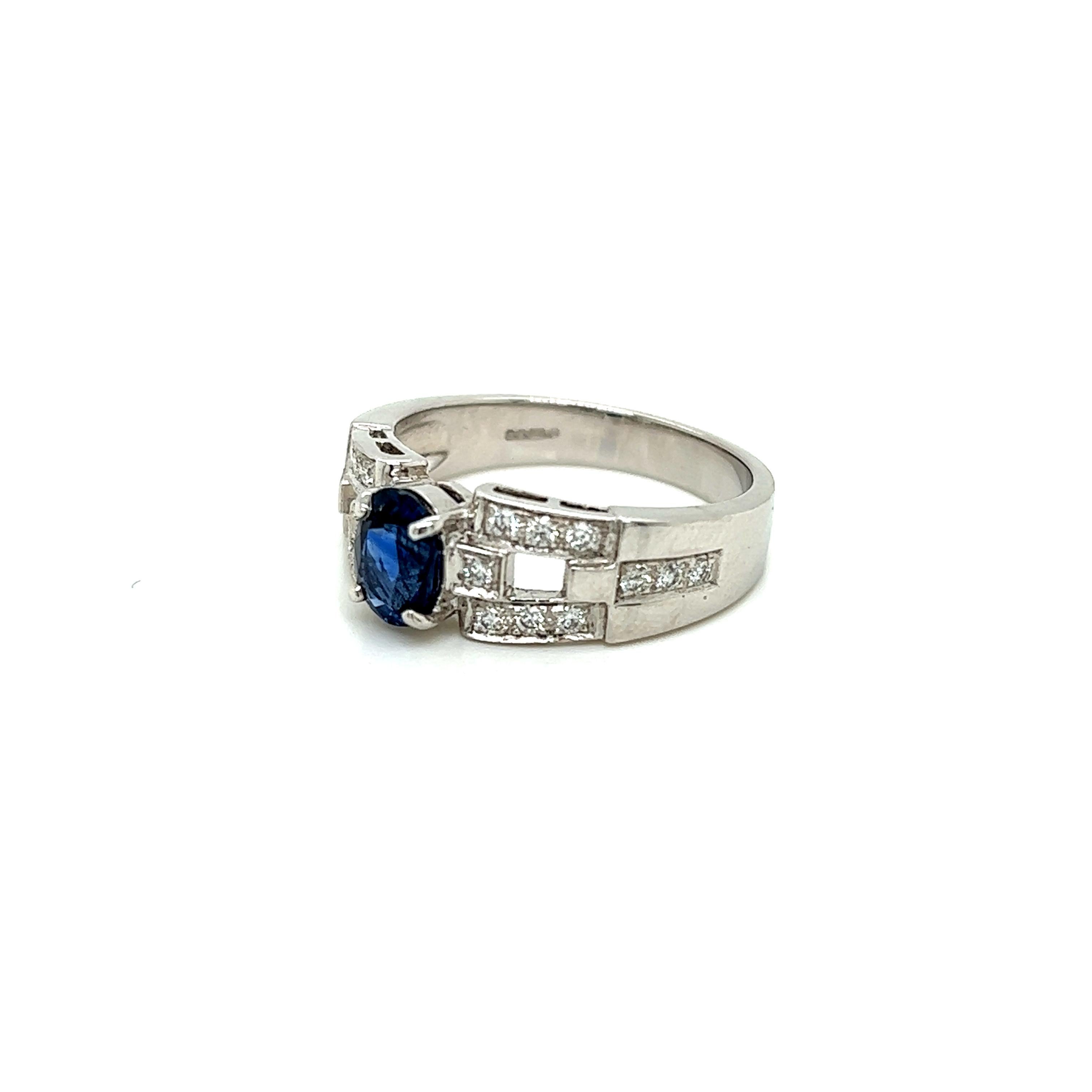 1.01 Carat Oval Blue Sapphire and Diamond Ring in 18K White Gold In New Condition For Sale In London, GB
