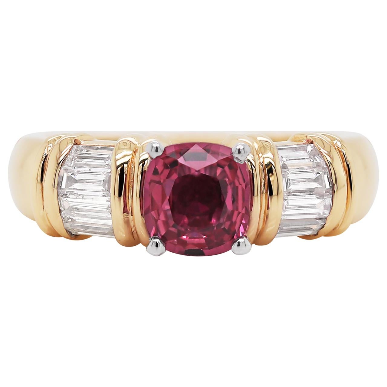 1.01 Carat Pink Sapphire and Diamond 18 Carat Yellow Gold Ring For Sale