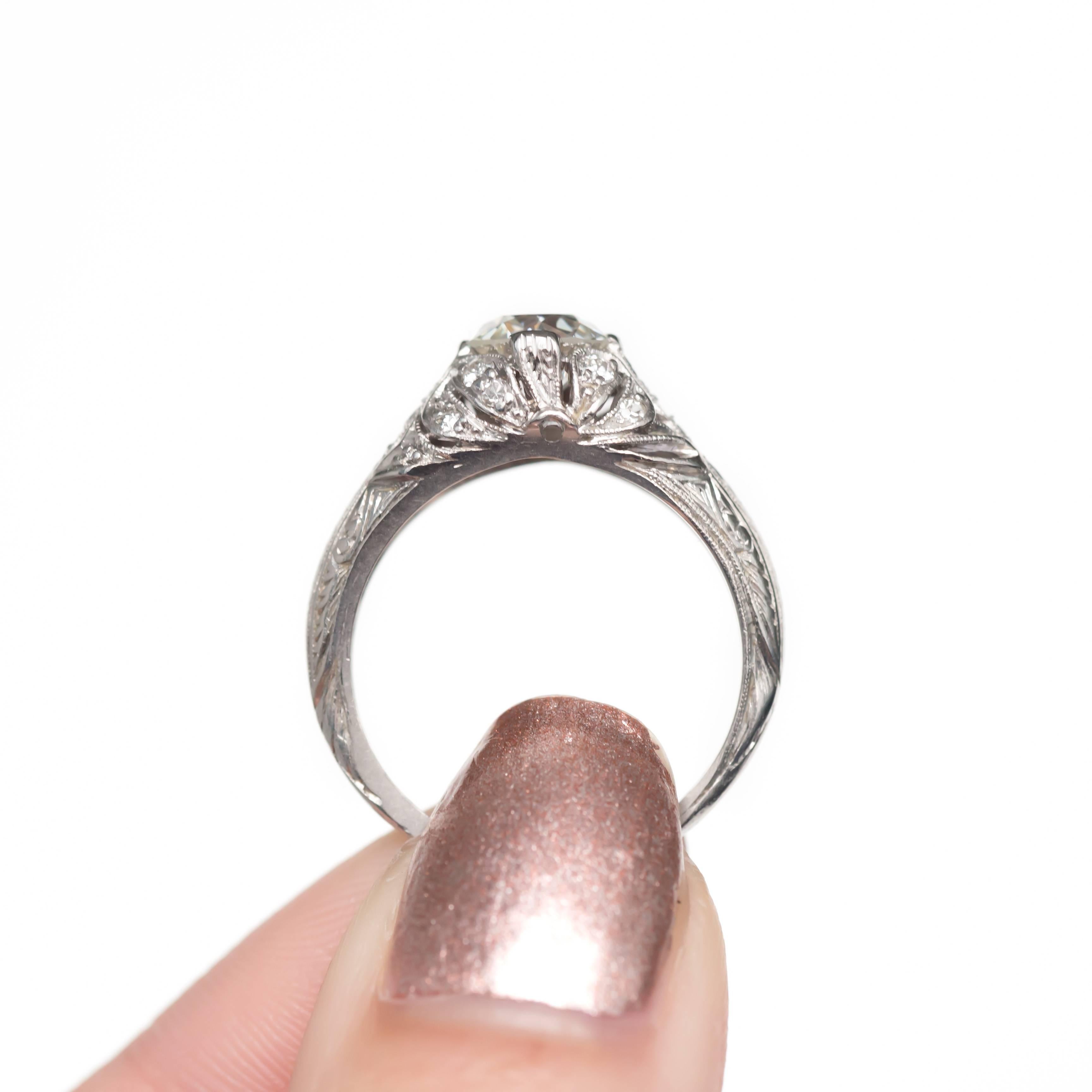 Women's or Men's 1.01 Carat Platinum Diamond Engagement Ring For Sale