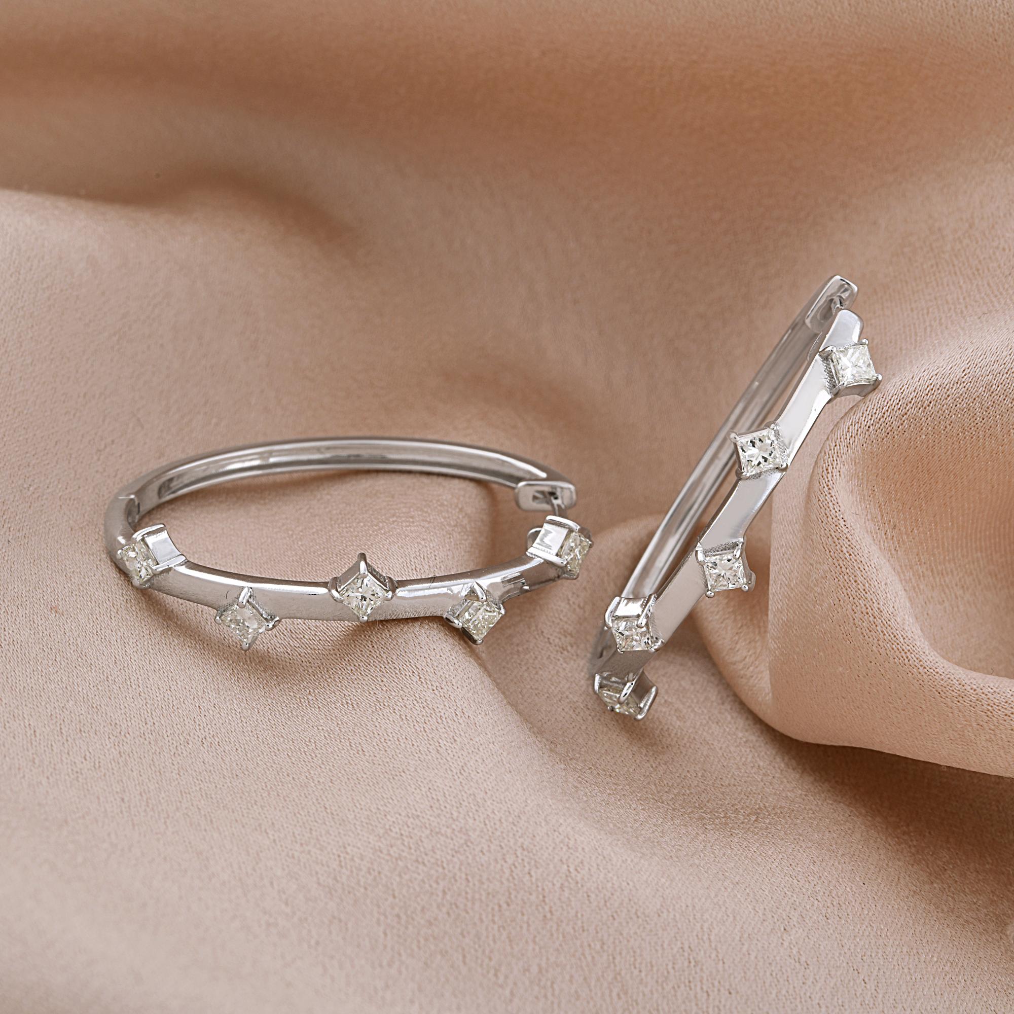 Moderne Boucles d'oreilles en or blanc 10k serties de diamants taille princesse de 1,01 carat en vente