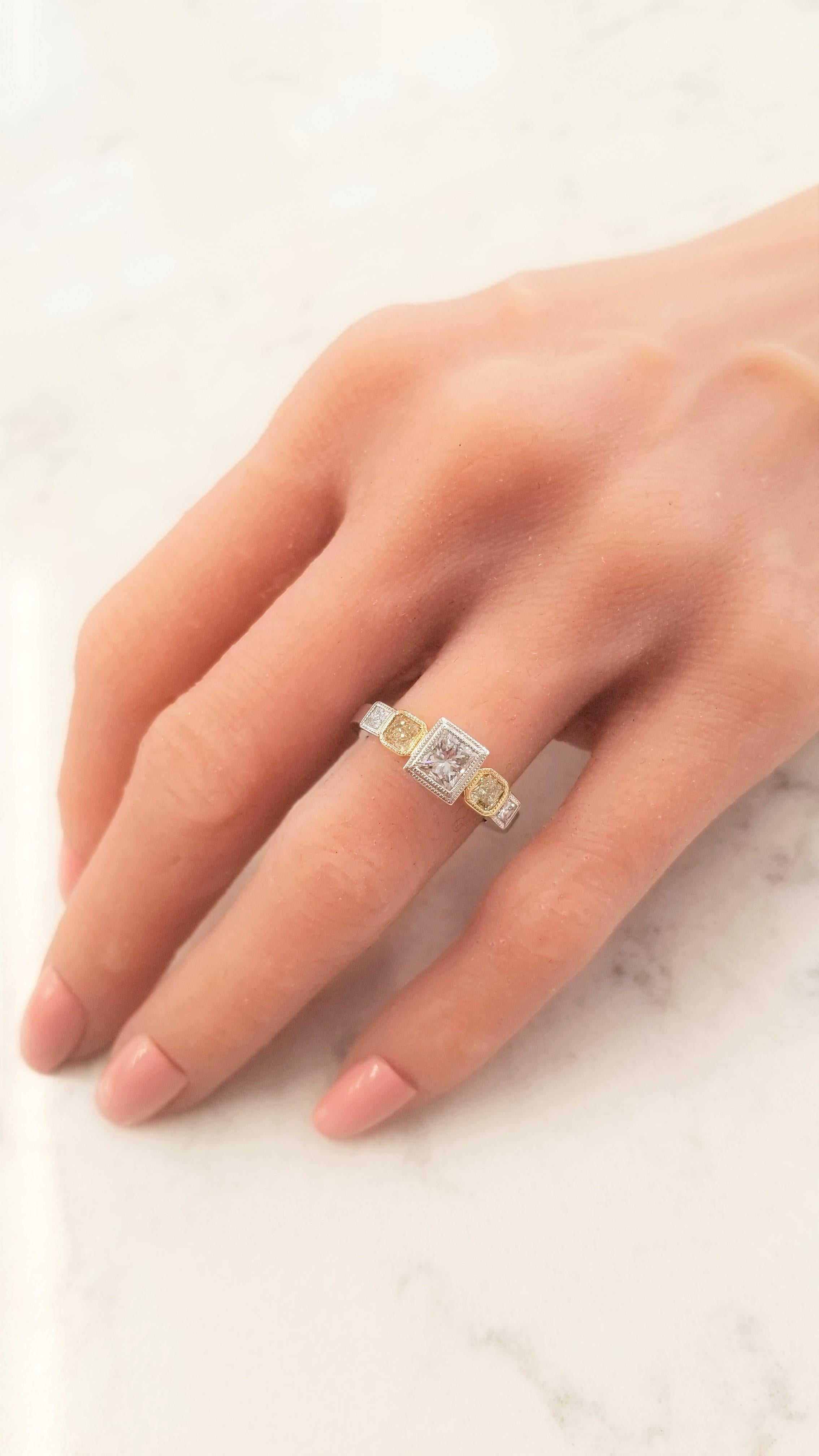 Contemporary 1.01 Carat Princess cut I VS1 Diamond & Lemon Yellow Diam Platinum Cocktail Ring