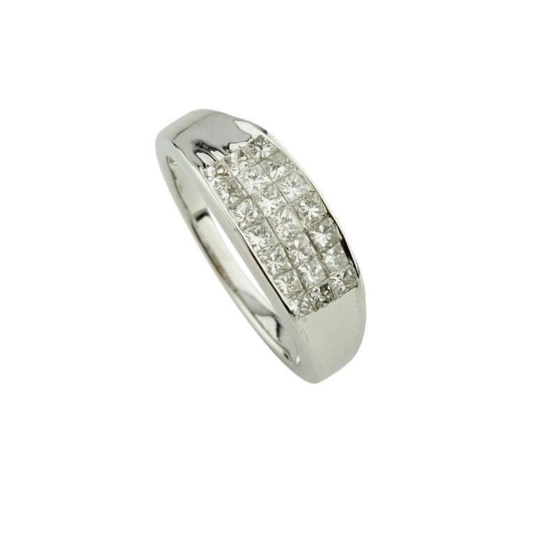 1.01 Carat Princess Diamond Band Ring in White Gold In Good Condition For Sale In Sherman Oaks, CA