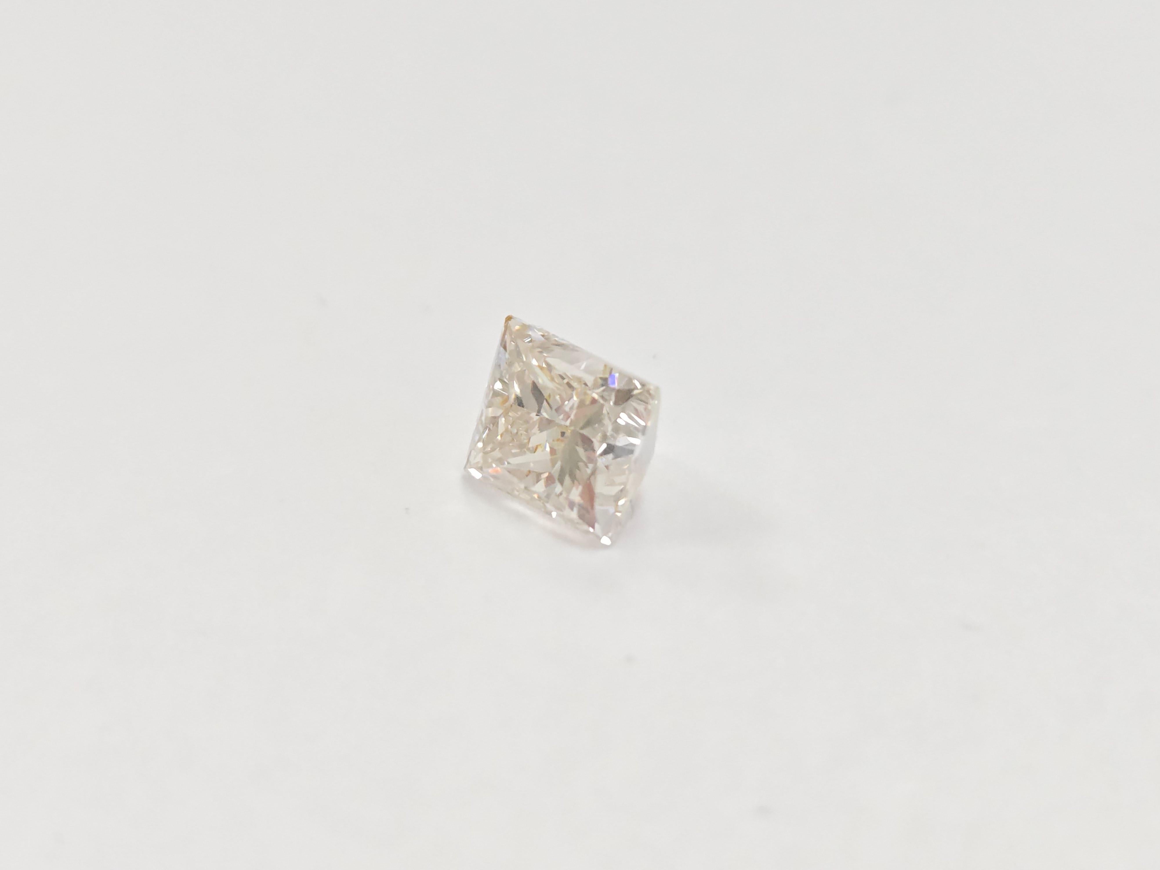 Women's or Men's 1.01 Carat Princess Shape Natural Diamond For Sale
