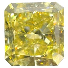 Diamant jaune fantaisie rectangulaire brillant de 1,01 carat certifié par le Gia, de pureté I1