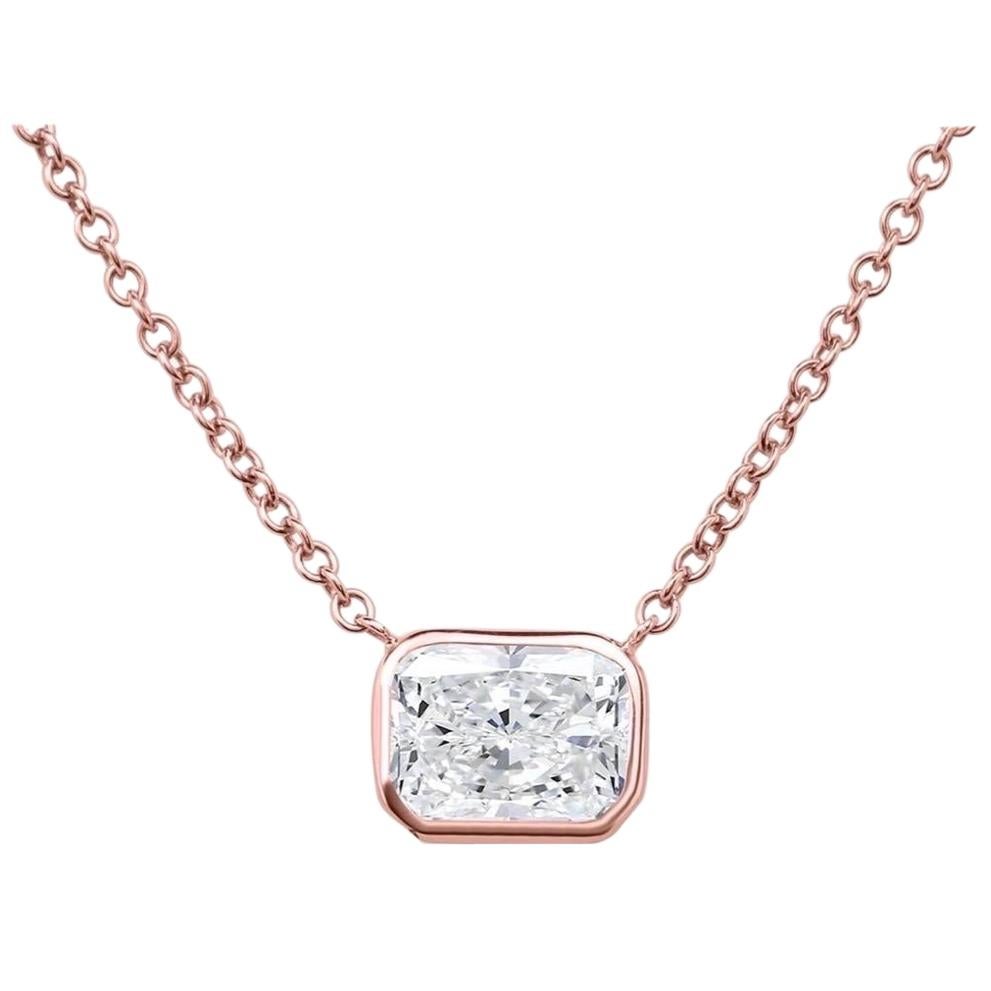 1.01 Carat Rectangular Cut Diamond Rose Gold Pendant Necklace For Sale