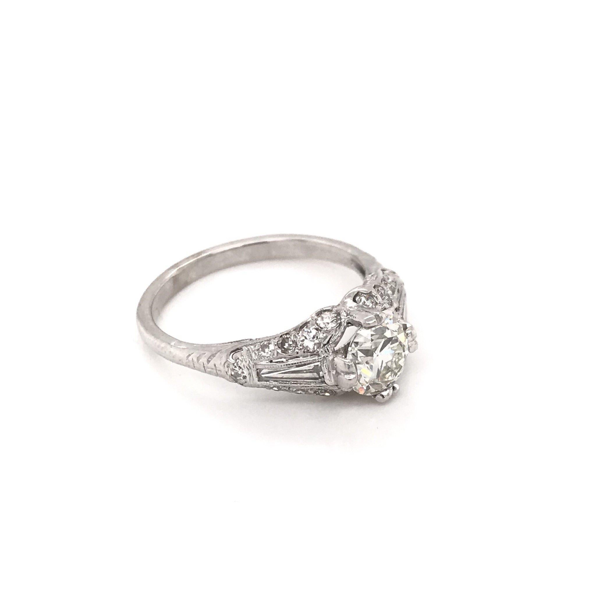 1.01 Carat Retro Platinum Filigree Engagement Ring In Good Condition In Montgomery, AL