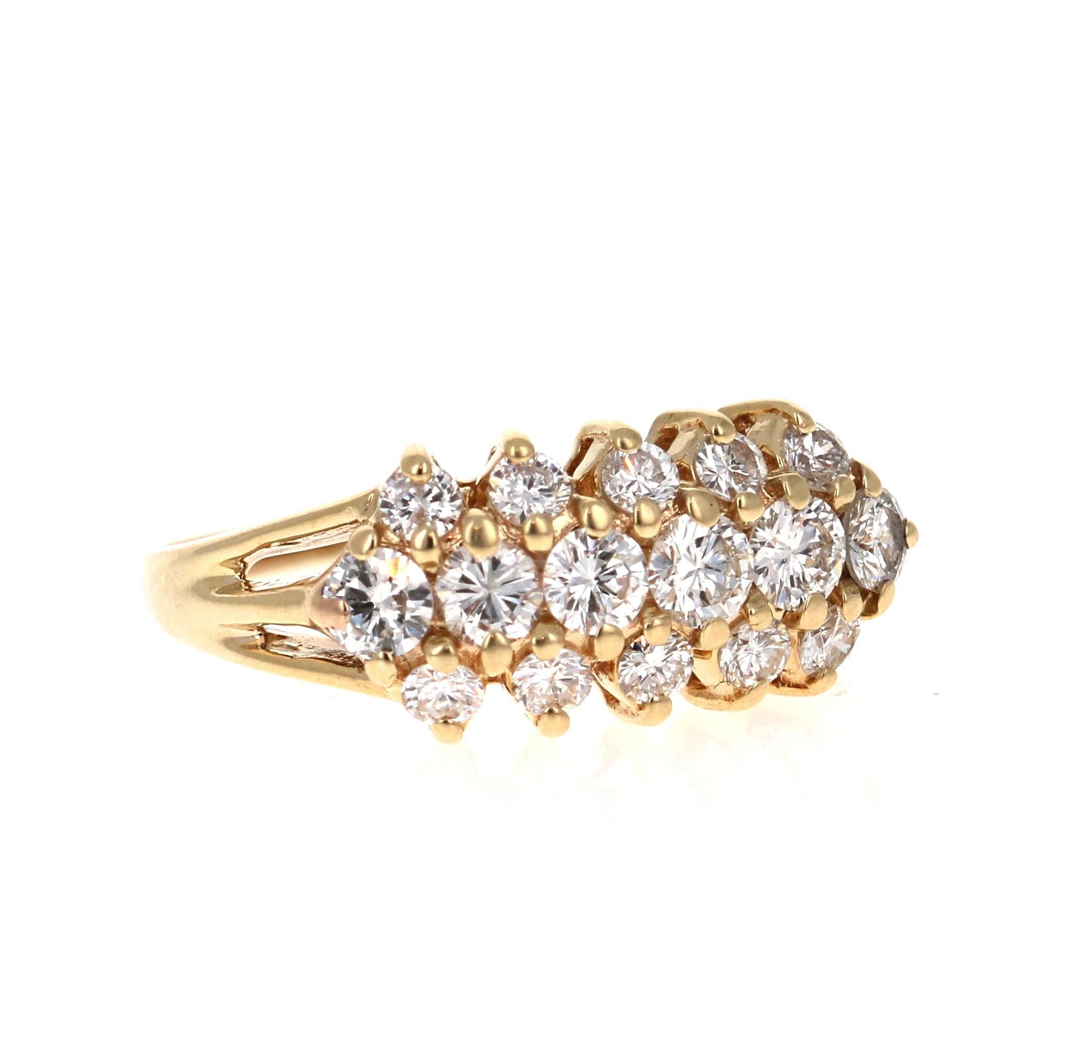 1,01 Karat Rundschliff Diamant-Cluster-Ring aus Gelbgold (Zeitgenössisch) im Angebot