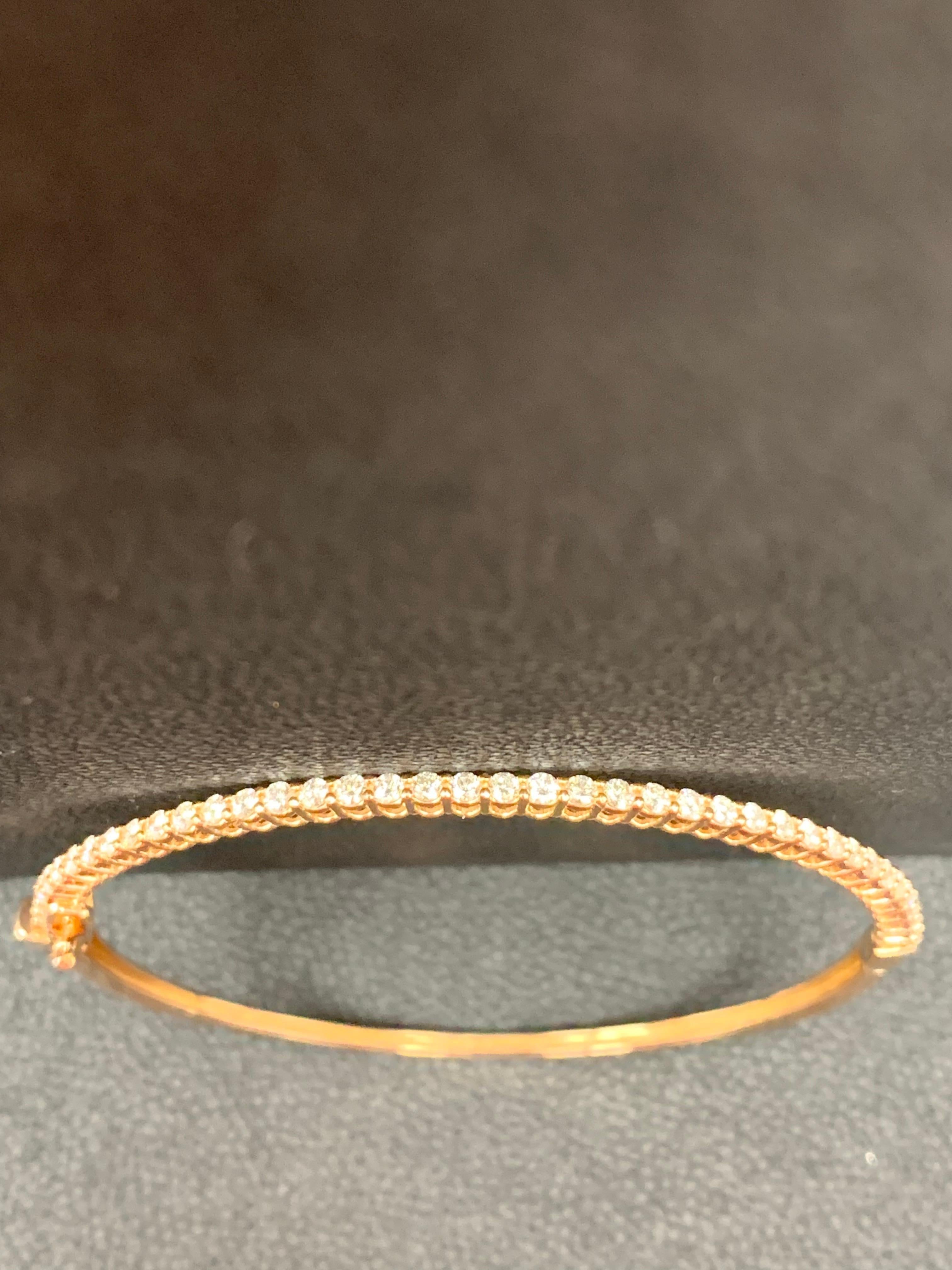 1.01 Carat Round Cut Diamond Rose Gold Bangle Bracelet in 14K Rose Gold For Sale 7