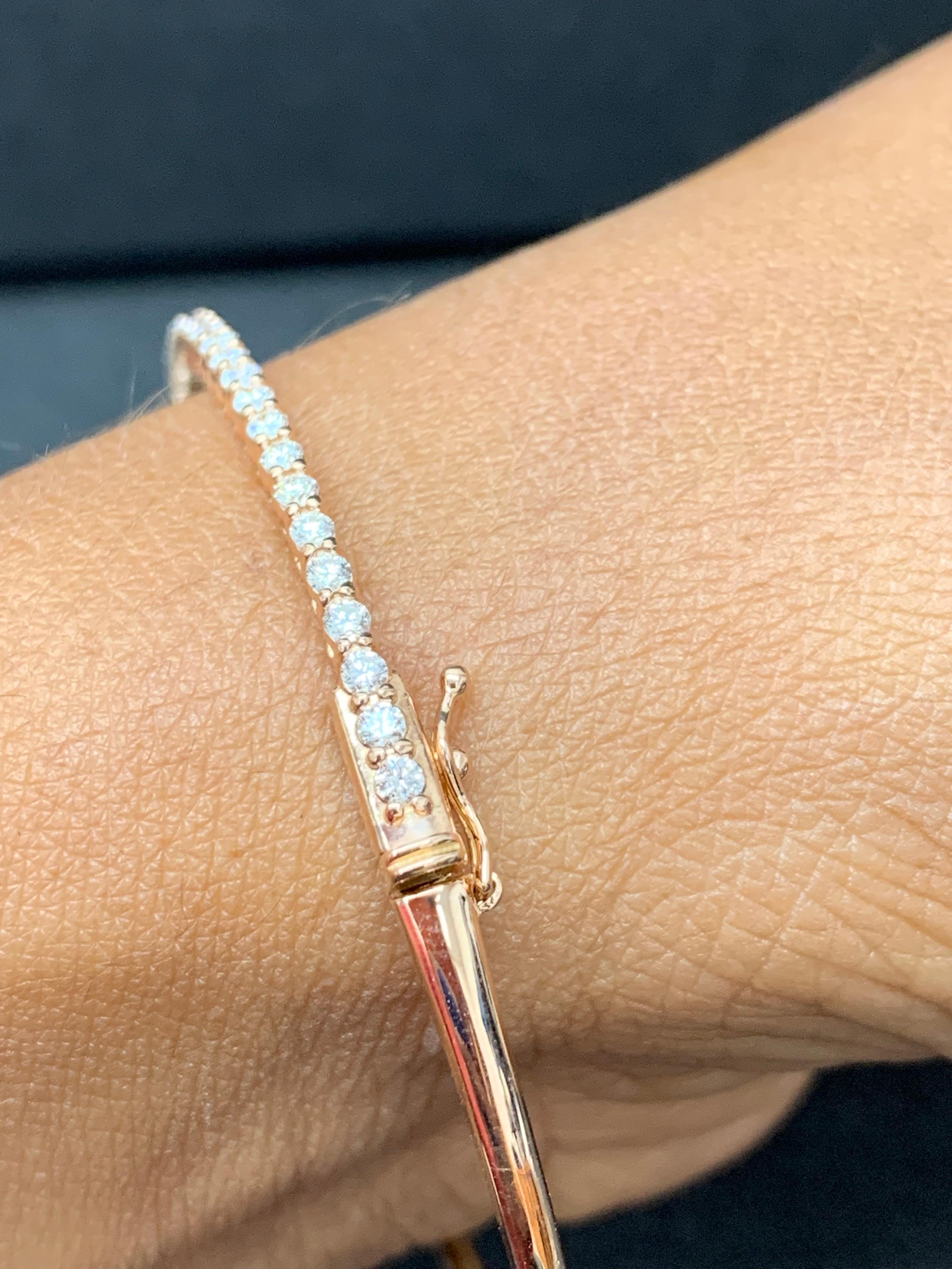 1.01 Carat Round Cut Diamond Rose Gold Bangle Bracelet in 14K Rose Gold In New Condition For Sale In NEW YORK, NY