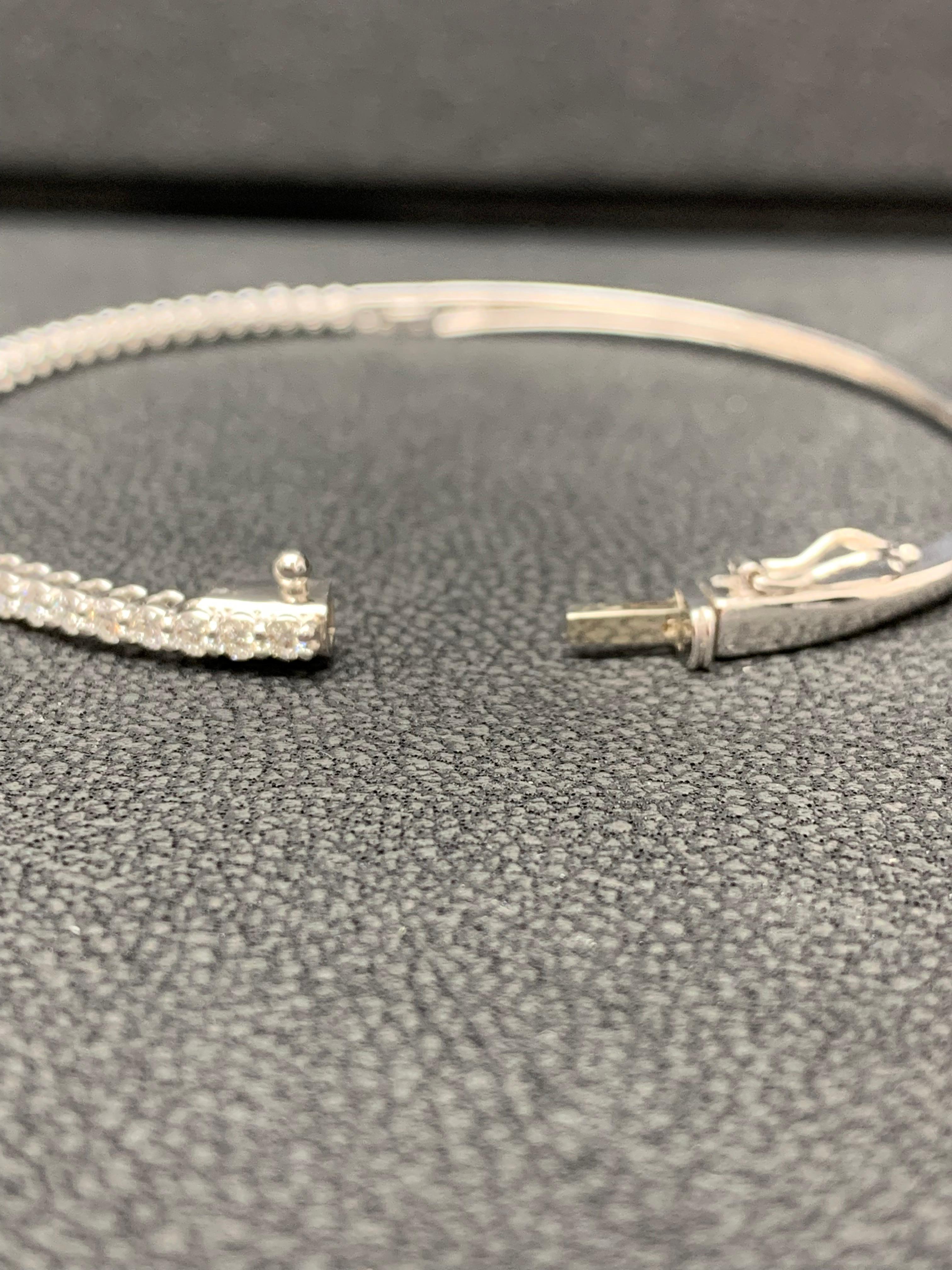 Contemporary 1.01 Carat Round Cut Diamond White Gold Bangle Bracelet in 14K White Gold For Sale