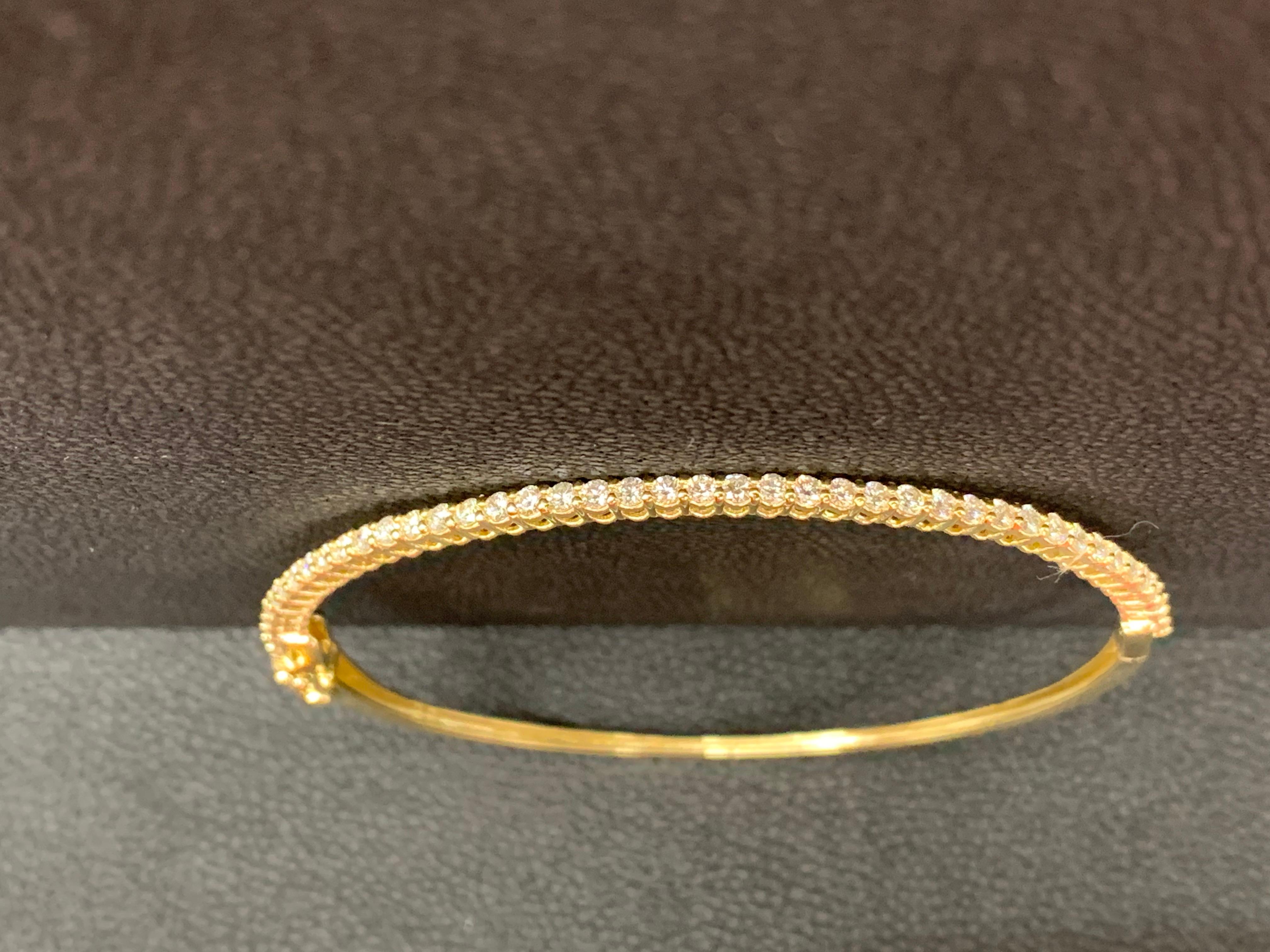 1.01 Carat Round Cut Diamond Yellow Gold Bangle Bracelet in 14K Yellow Gold For Sale 9