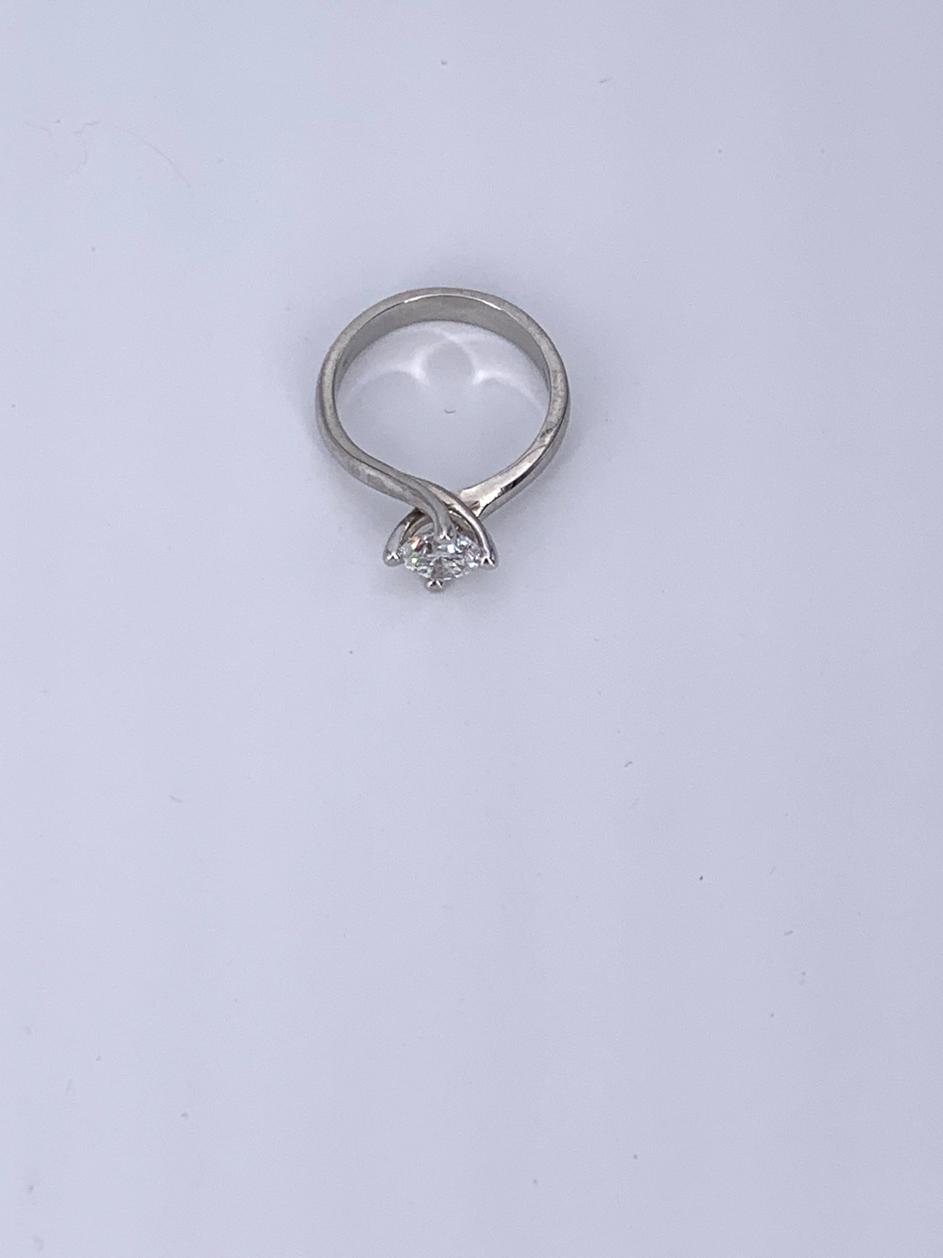 white gold solitaire setting