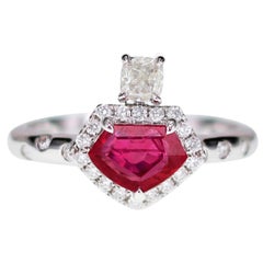 Bague de créateur en rubis rouge vif taille Superman de 1,01 carat