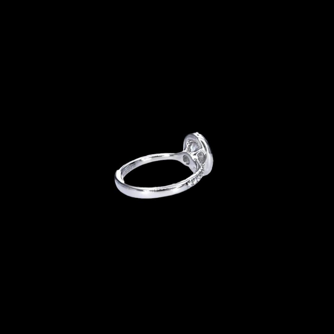 1.01 Carat White Diamond Ring SI2 Clarity IGI Certified For Sale 2