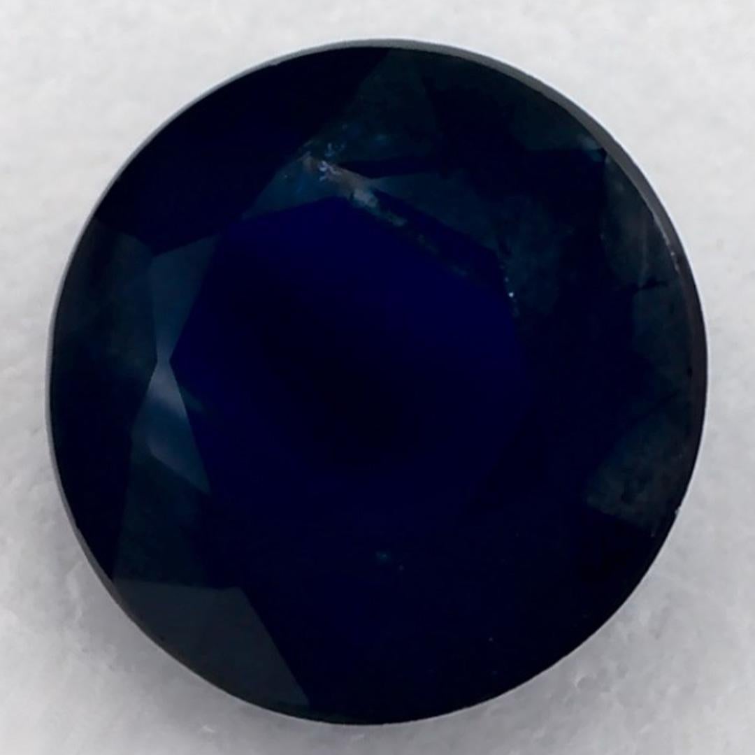Ce saphir bleu naturel offre élégance et sophistication. Avec sa riche saturation de couleurs et sa coupe précise, il constitue la pièce maîtresse parfaite pour une bague de fiançailles ou une conception de bijoux de luxe.

Ce saphir provient du Sri