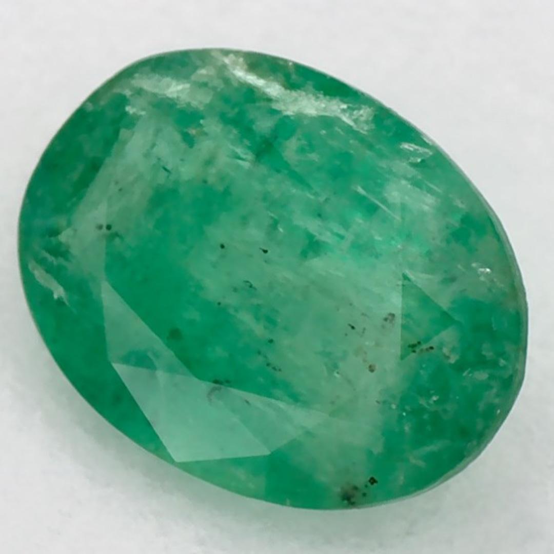 Con un vibrante tono verde, la piedra de nacimiento de mayo es un símbolo del renovado crecimiento primaveral. 

Explora la vibrante colección de esmeraldas, rubíes y zafiros de nuestra tienda, disponibles como gemas sueltas y combinadas con nuestra