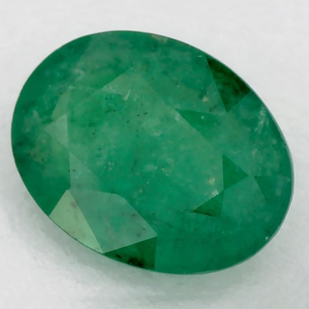 Con un vibrante tono verde, la piedra de nacimiento de mayo es un símbolo del renovado crecimiento primaveral. 

Explora la vibrante colección de esmeraldas, rubíes y zafiros de nuestra tienda, disponibles como gemas sueltas y combinadas con nuestra