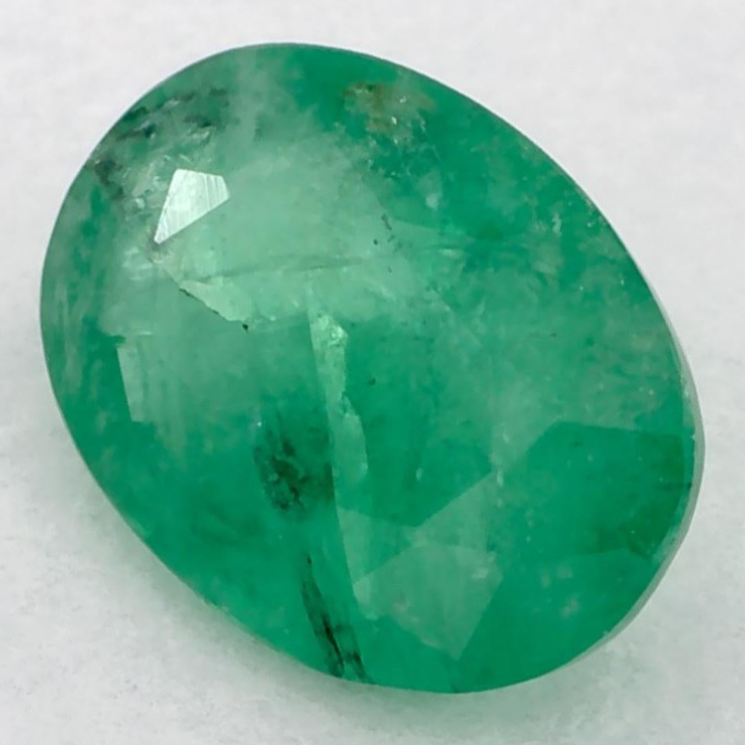 Con una vibrante tonalità di colore verde, la pietra natale di maggio è un simbolo della rinnovata crescita primaverile. 

Esplora la vivace collezione di smeraldi, rubini e zaffiri nel nostro negozio, disponibili come gemme sciolte e abbinabili