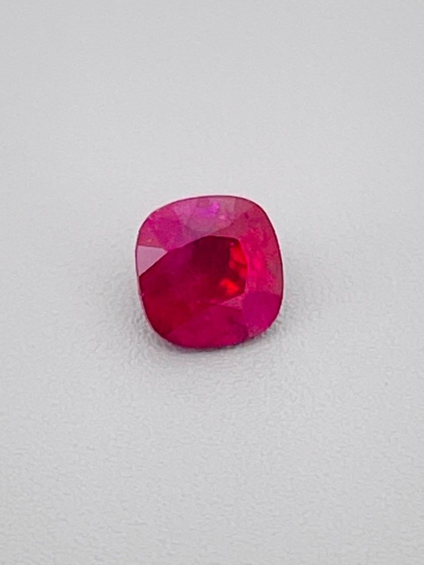 Taille brillant 1.01 Ct GIA Certified Natural Unheated Burma Ruby Pigeon Blood Color Gemstone (pierre précieuse de couleur sang de pigeon) en vente