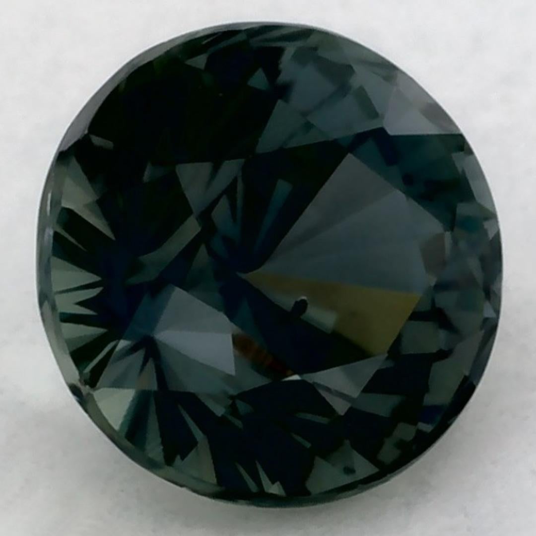 Dieser natürliche grüne Saphir bietet Eleganz und Raffinesse. Mit seiner satten Farbsättigung und seinem präzisen Schliff ist er das perfekte Herzstück für einen Verlobungsring oder ein luxuriöses Schmuckdesign.

Dieser Saphir stammt aus Sri Lanka