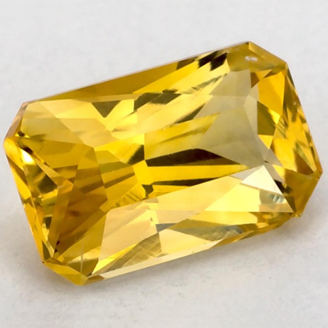 Taglio smeraldo 1.01 carati di zaffiro giallo ottagonale sciolto in vendita