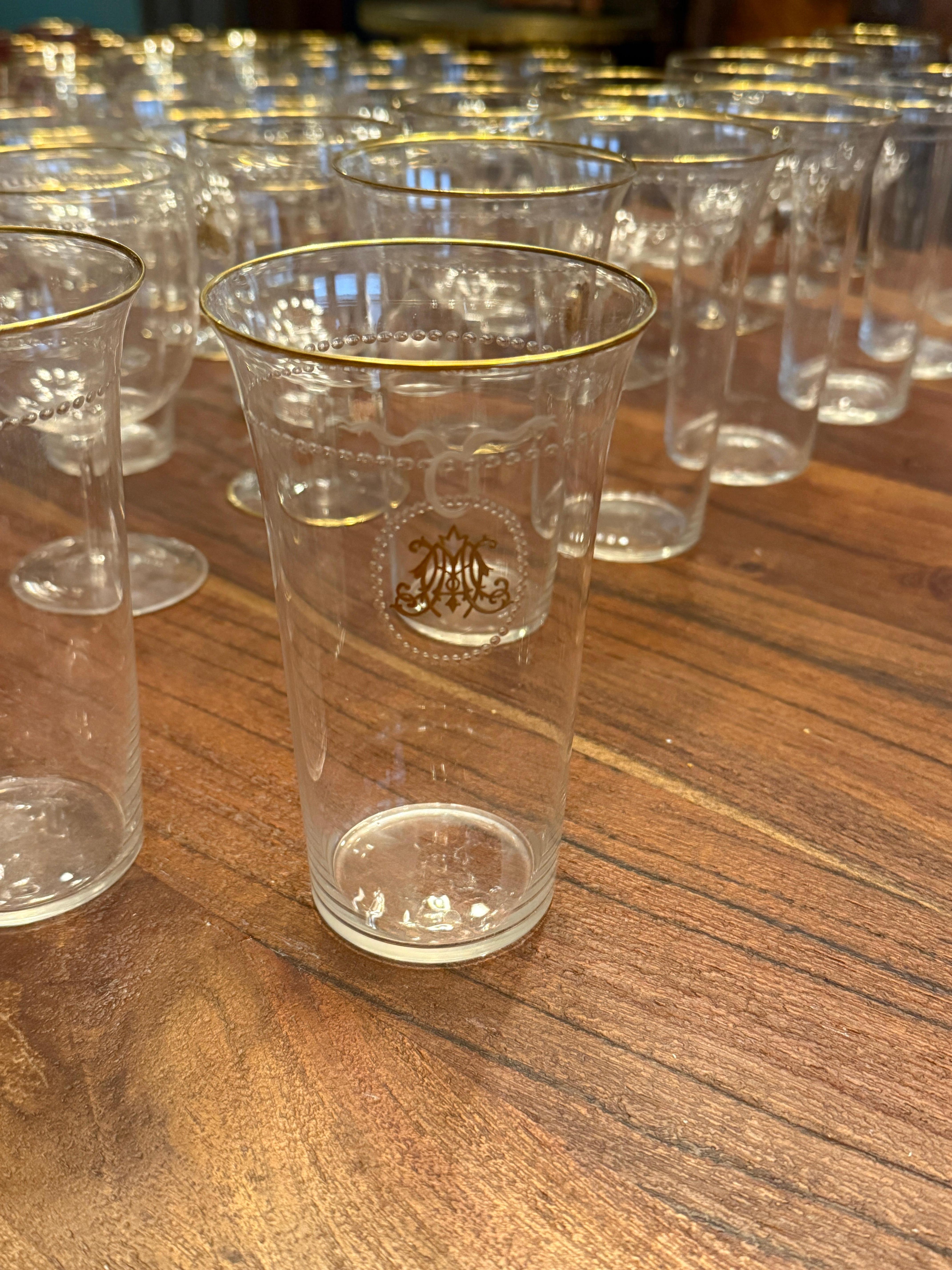 Français 101 pièces, service à verre Belle Époque en vermeil monogrammé, à la manière de Baccarat en vente